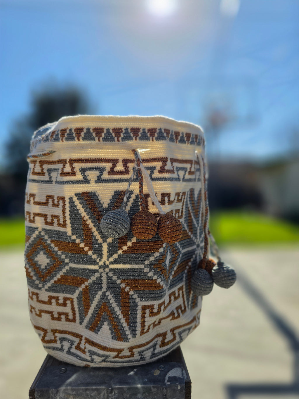 Collector’s Edition Interlock
Medium | One-Thread Mochila