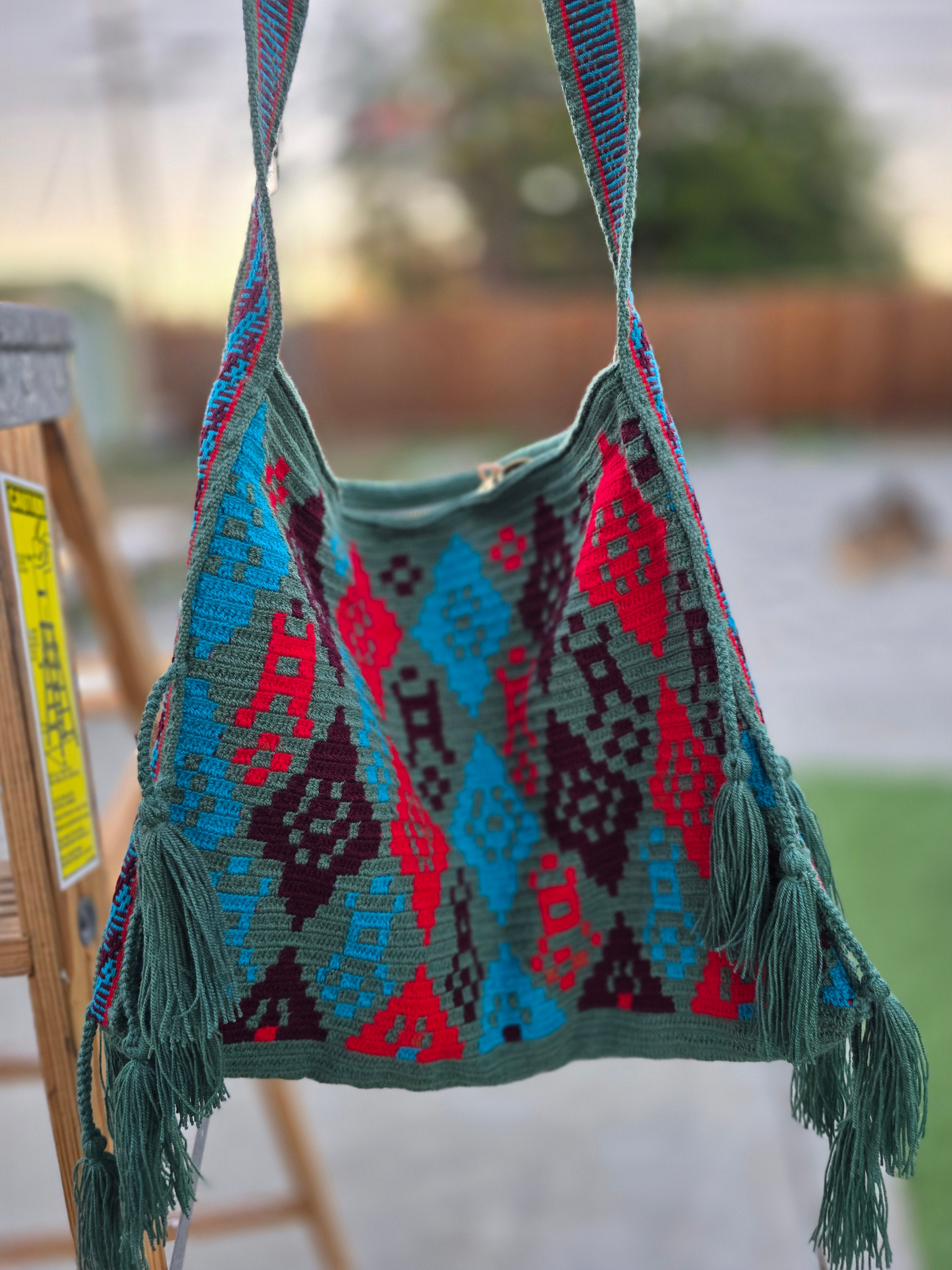 Moss Green Zippered Mochila