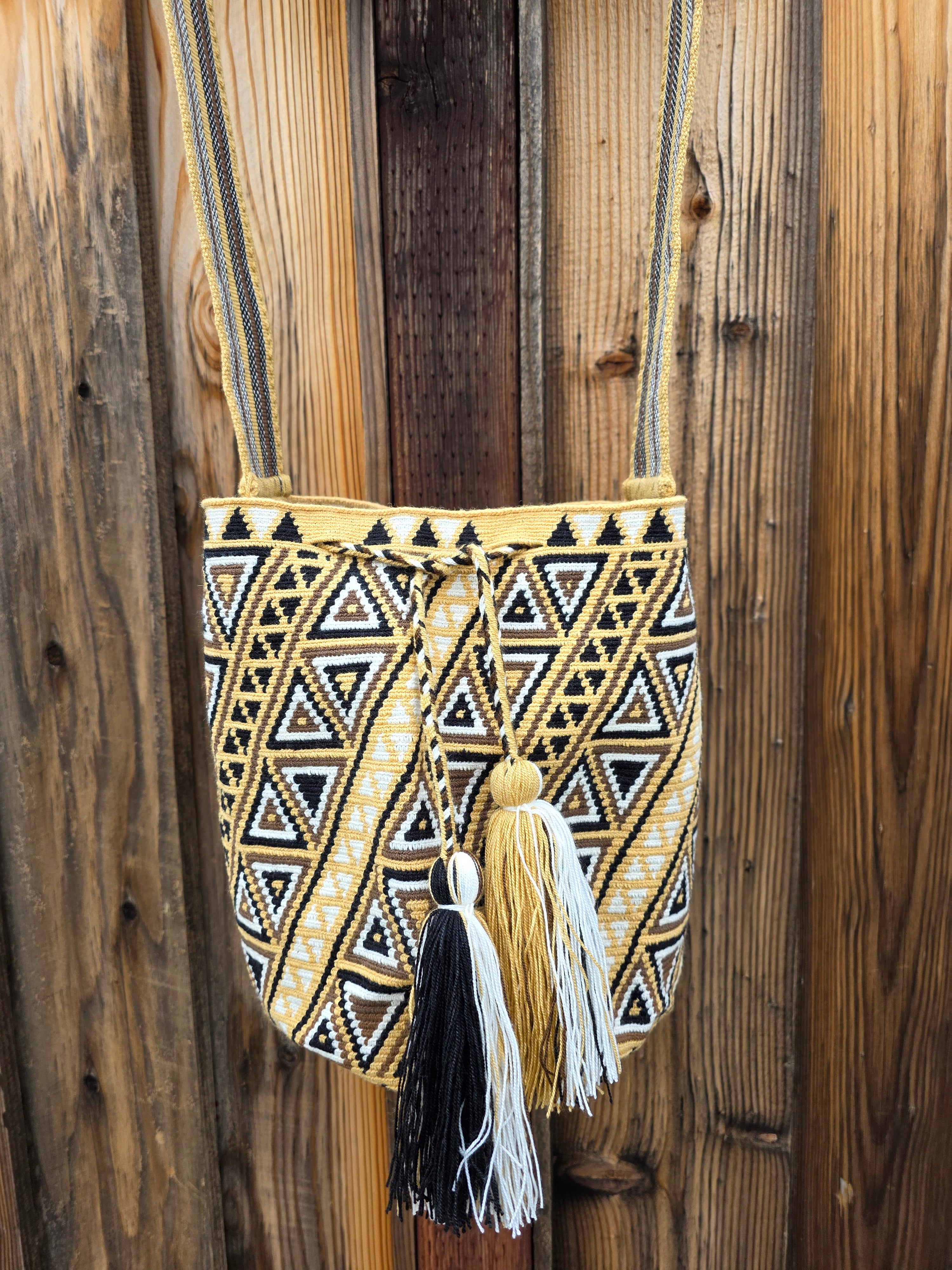Tessellate
Large | One-Thread Mochila