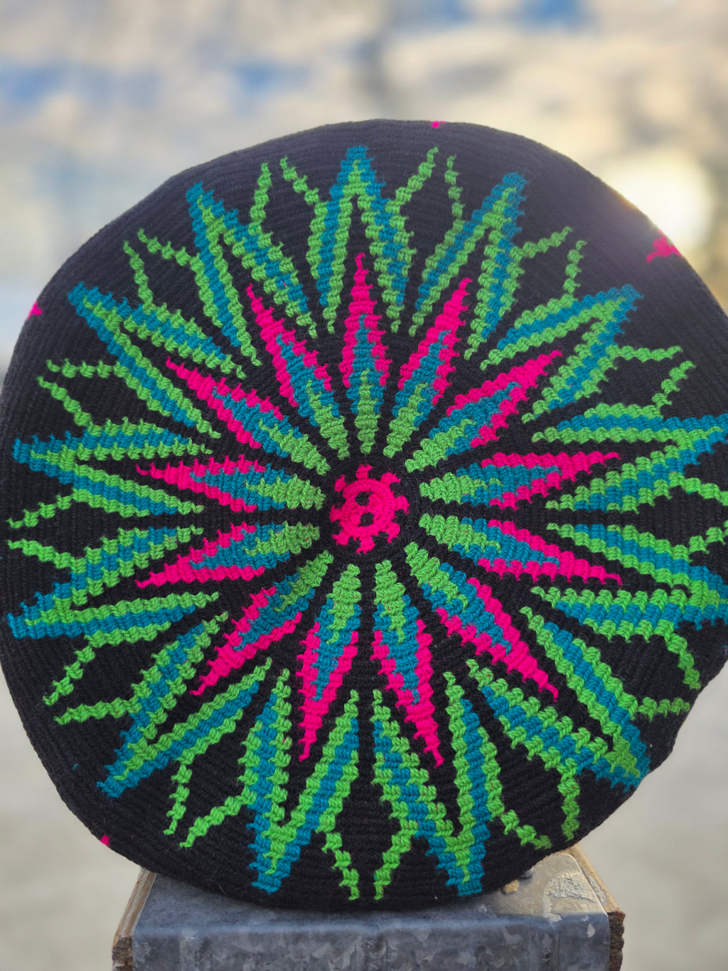 Neon Pulse Mochila — Large (One-Thread)
