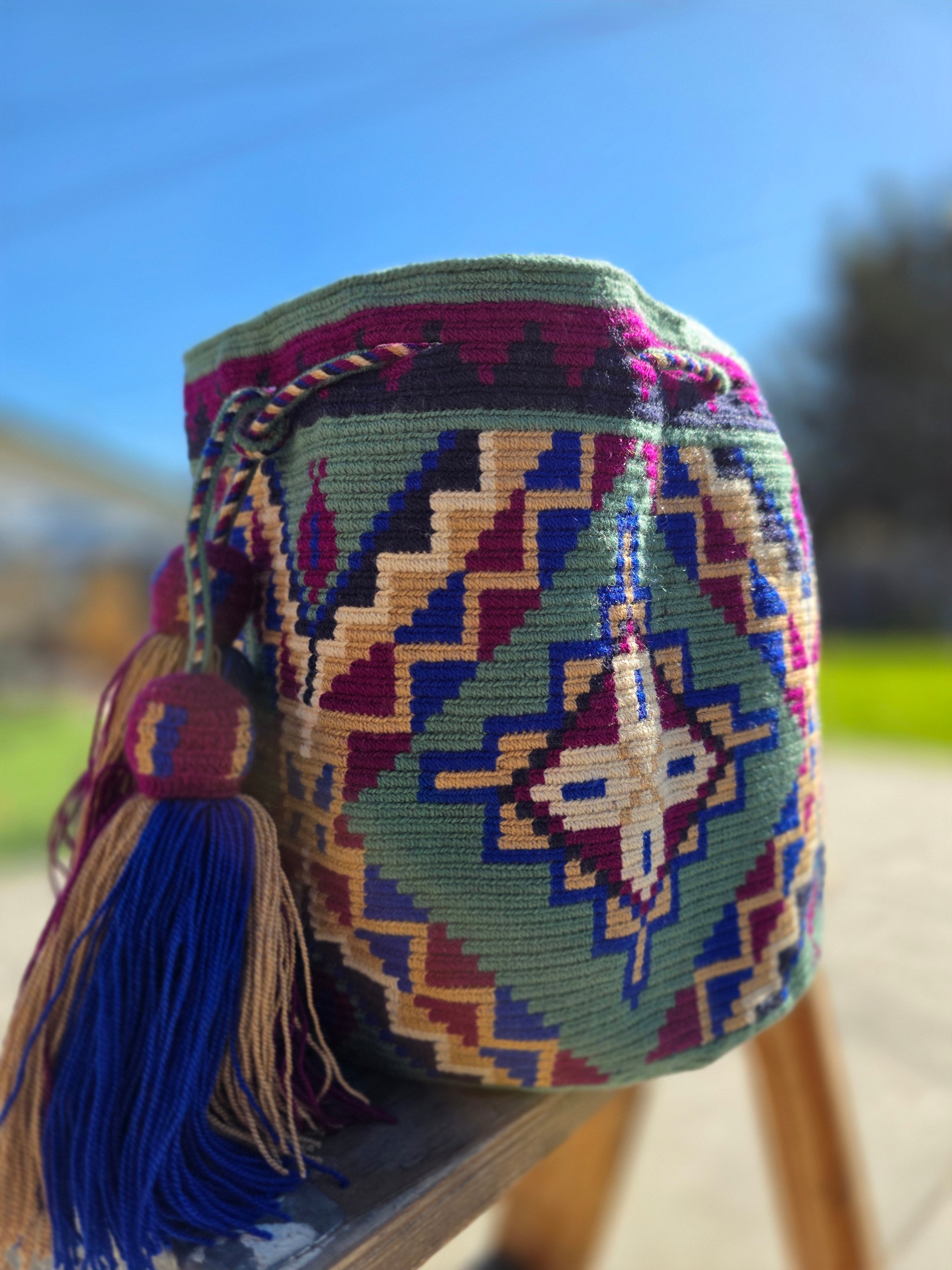 Mesa Azul
Medium One-Thread Mochila