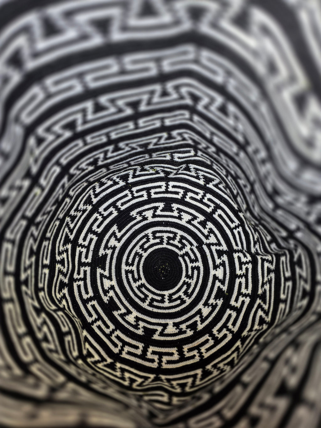 Black Ivory
Large | One-Thread