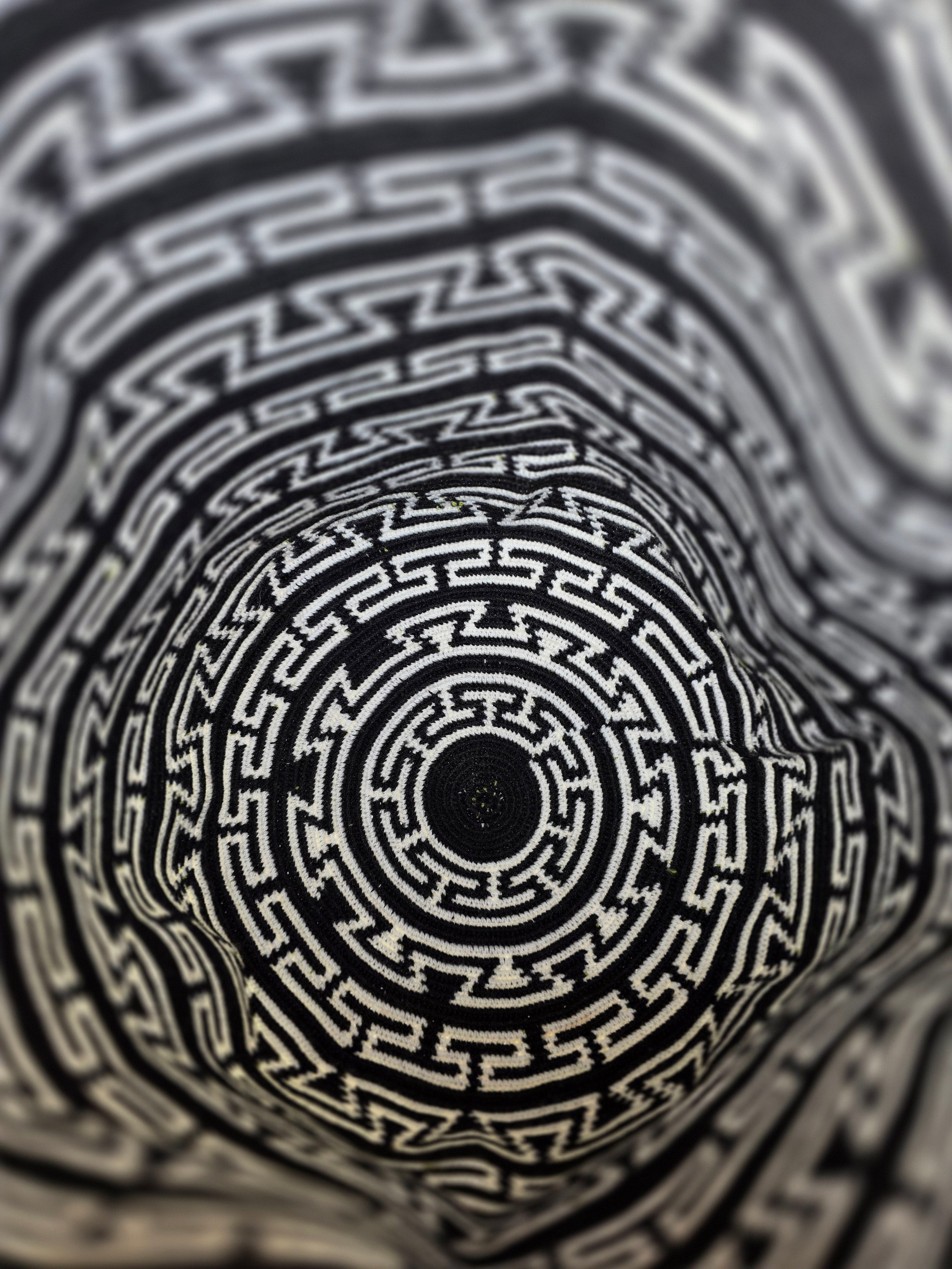 Black Ivory
Large | One-Thread