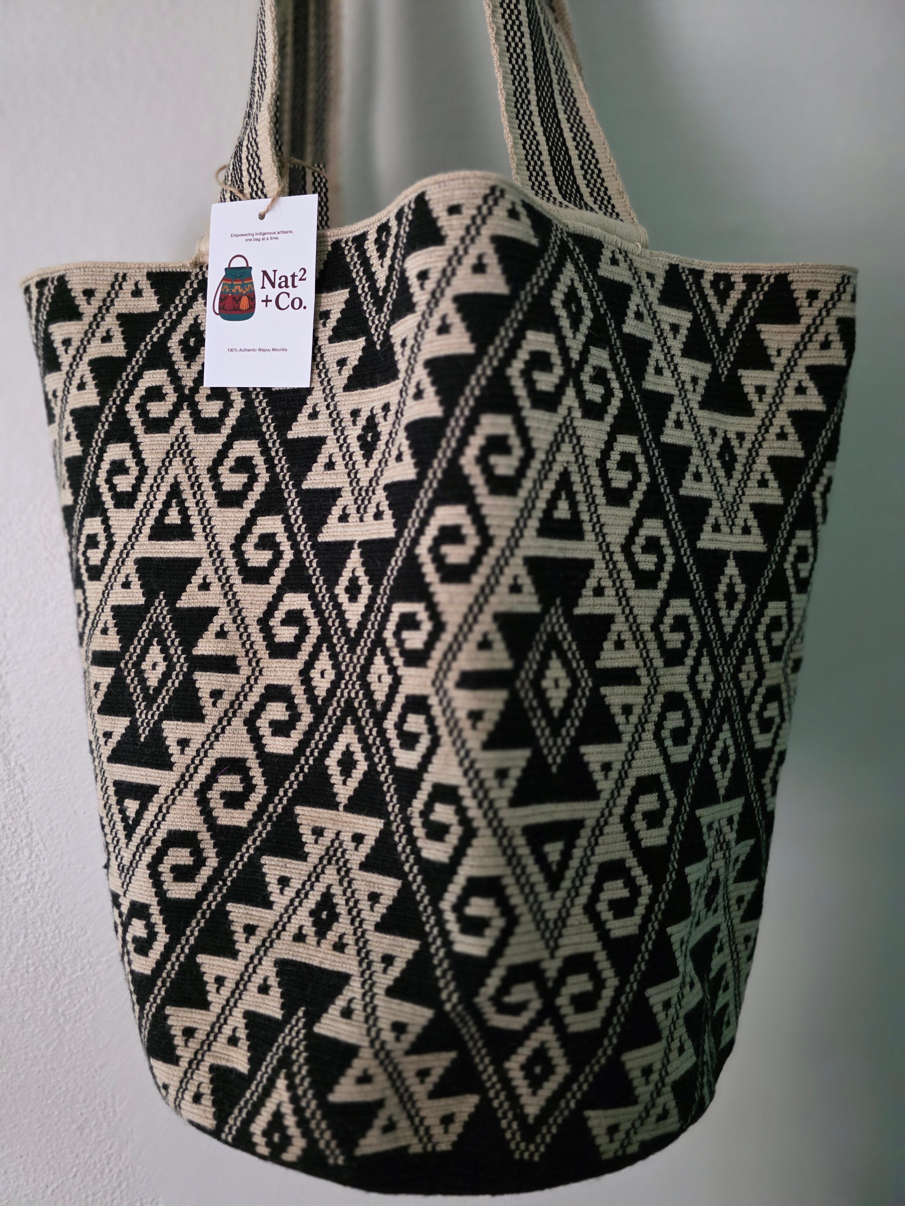 Ancestral Diamonds – Handwoven Wayuu Tote (Collector’s Edition)