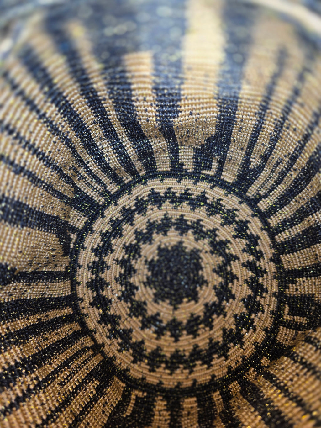 Midnight Radiance
Metallic Silk One-Thread Wayuu Mochila