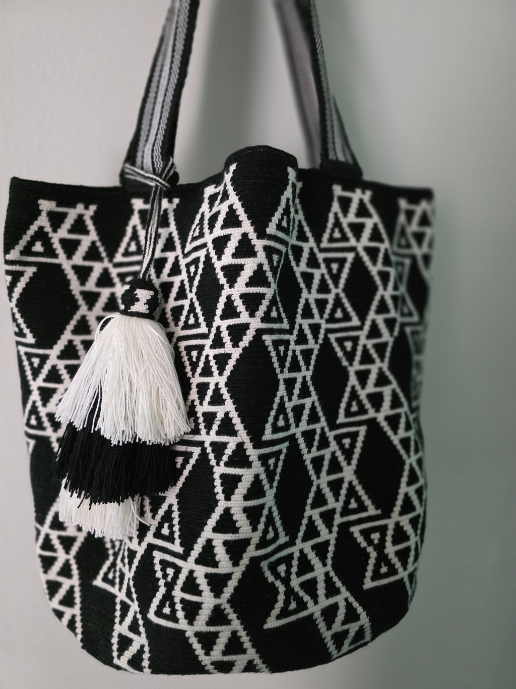 Kaya – Handwoven Wayuu Tote