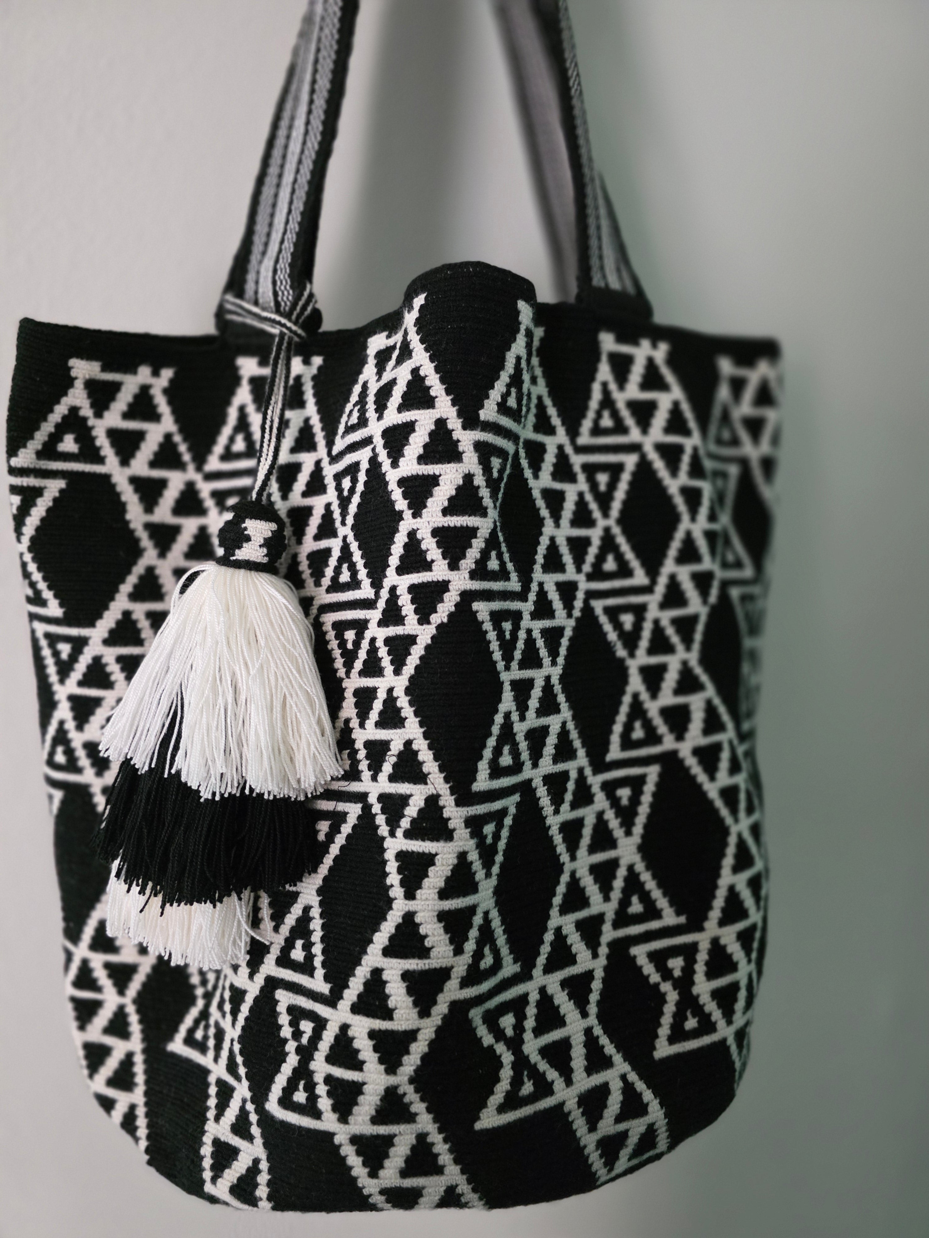 Kaya – Handwoven Wayuu Tote