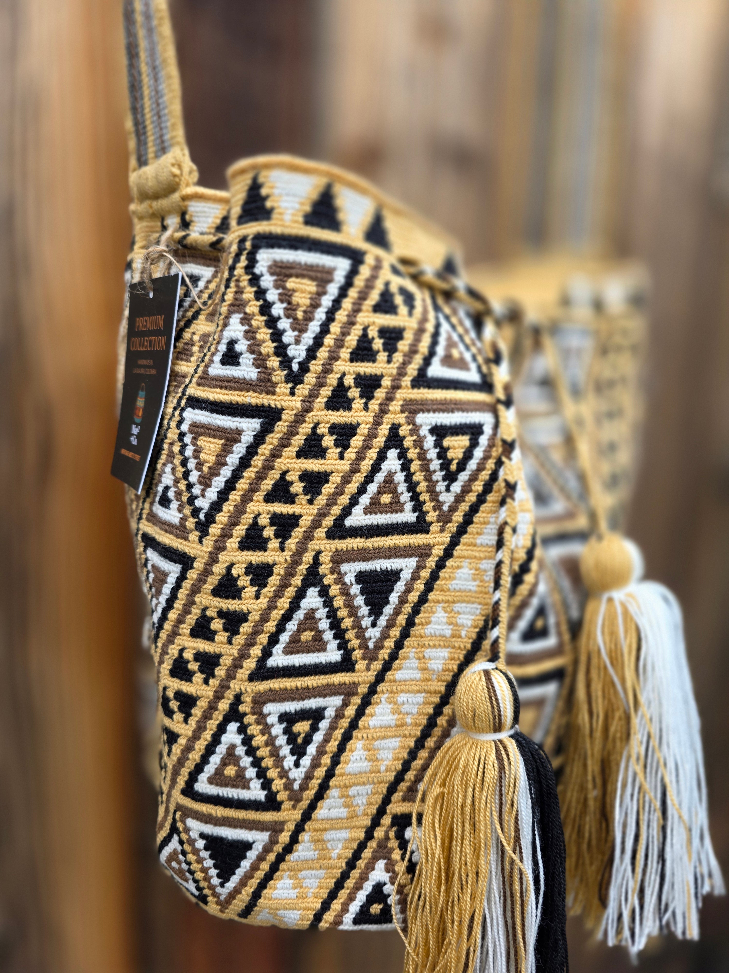 Tessellate
Large | One-Thread Mochila