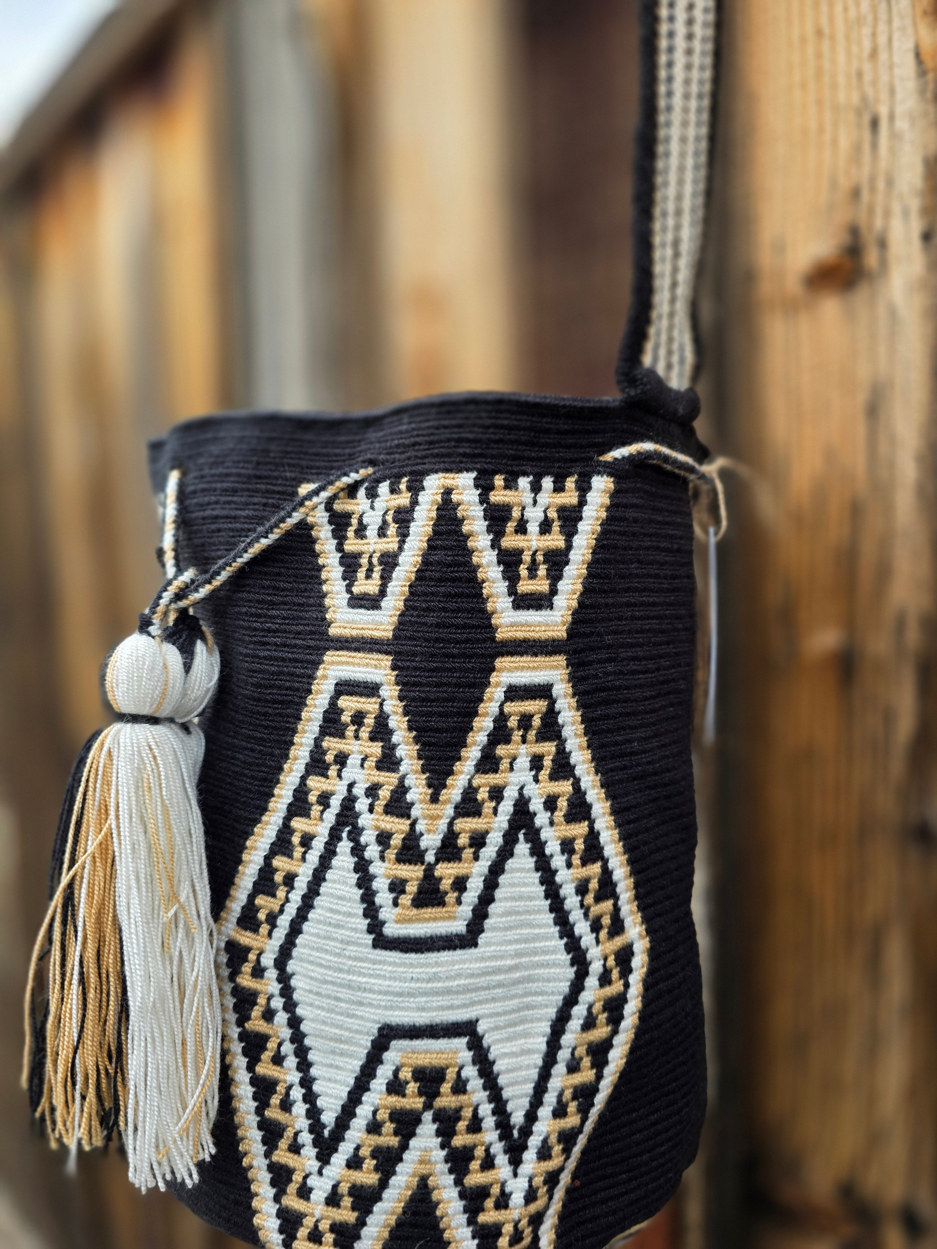 Black Sand
Large | One-Thread