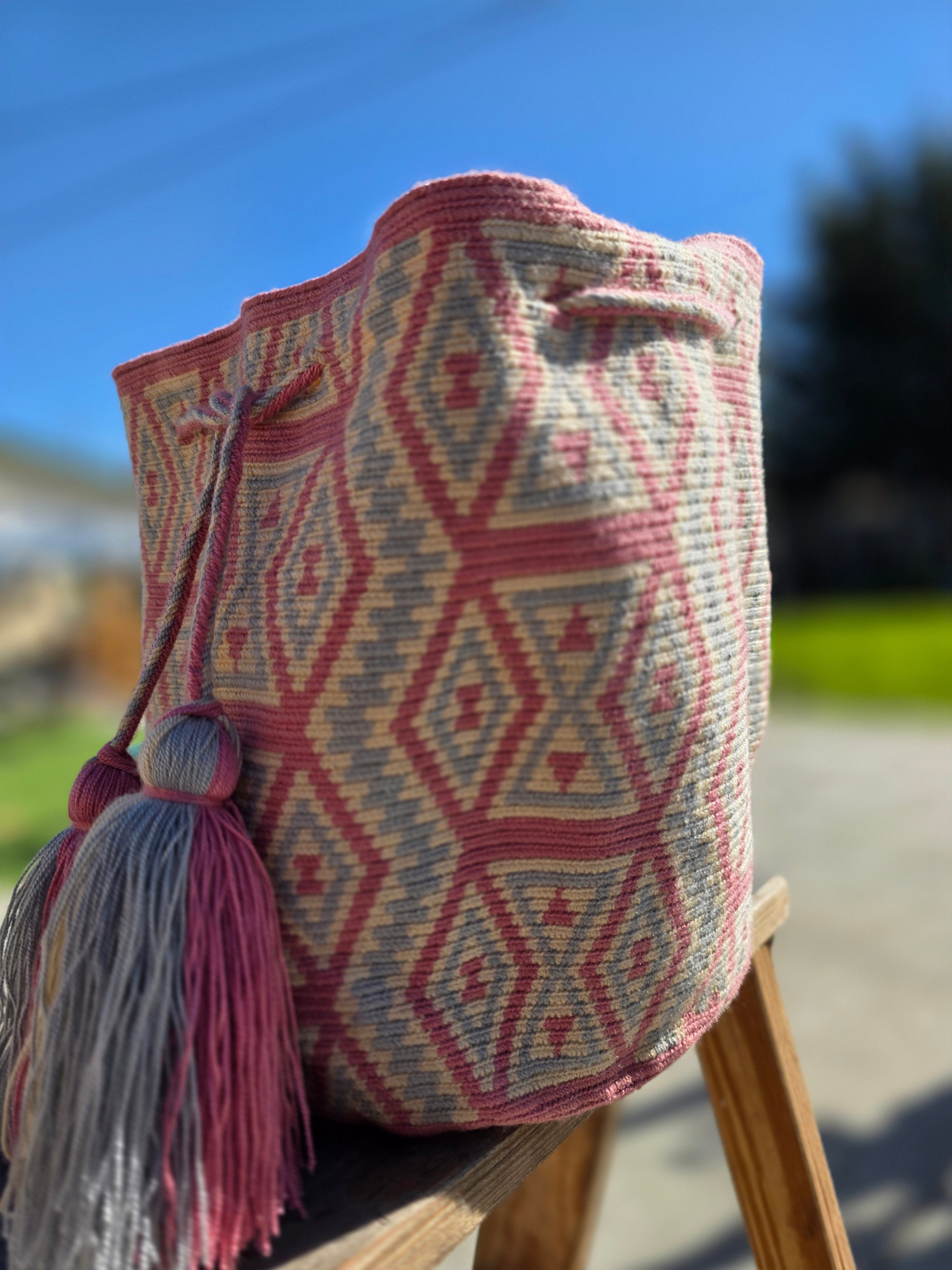 Rose Ledger
Medium One-Thread Mochila