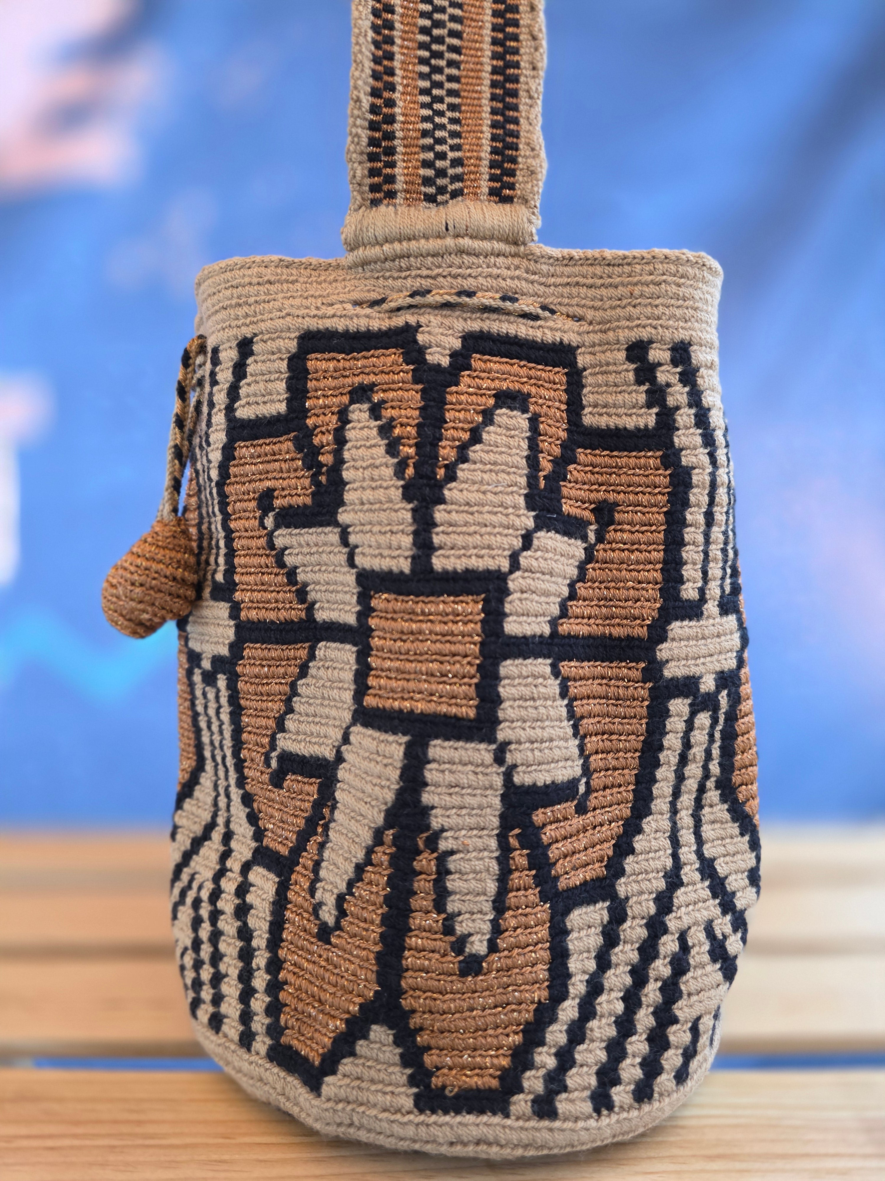 Sable – Two-Thread Metallic Wayuu Crossbody Bucket Bag Mochila Medium