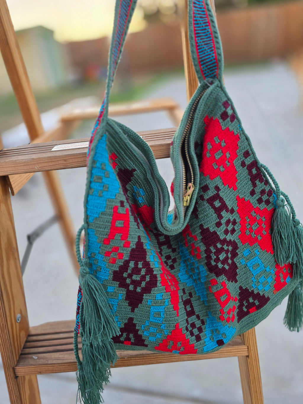 Moss Green Zippered Mochila