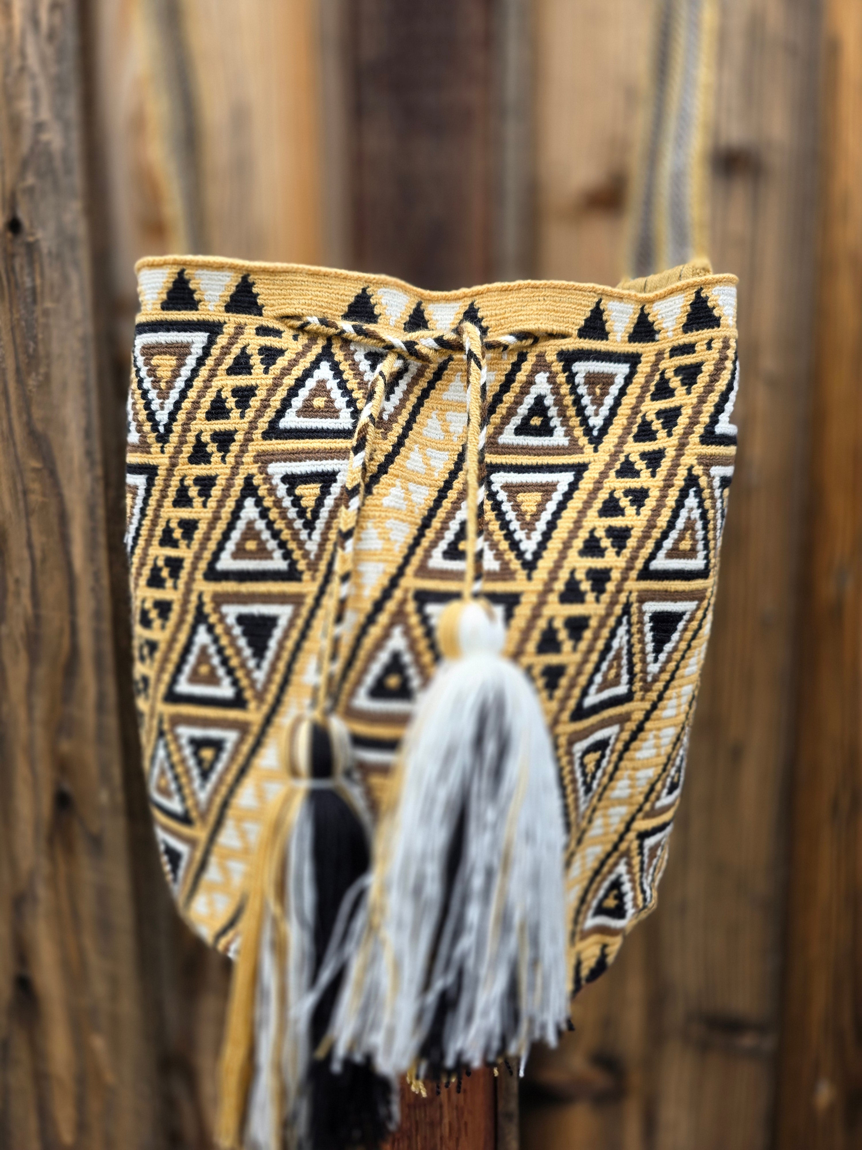 Tessellate
Large | One-Thread Mochila
