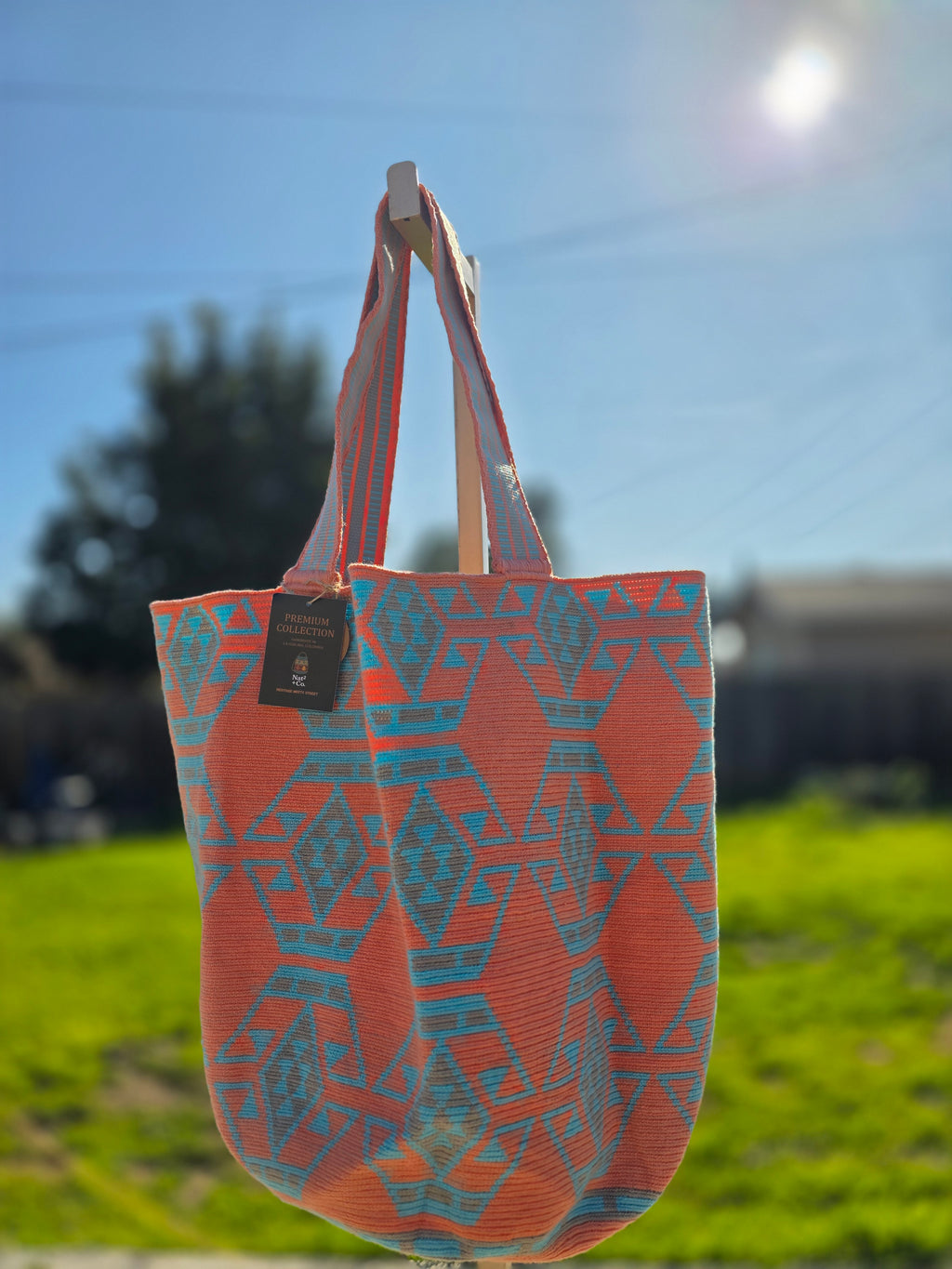 Tide Bloom
One-Thread Wayuu Tote