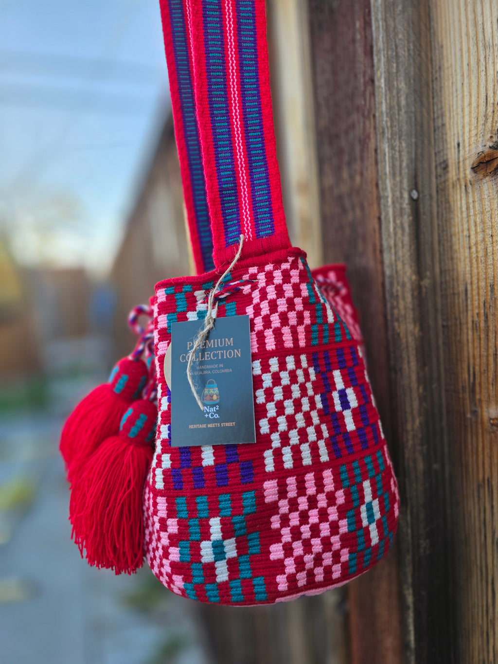 Crimson Grid
Medium One-Thread Mochila