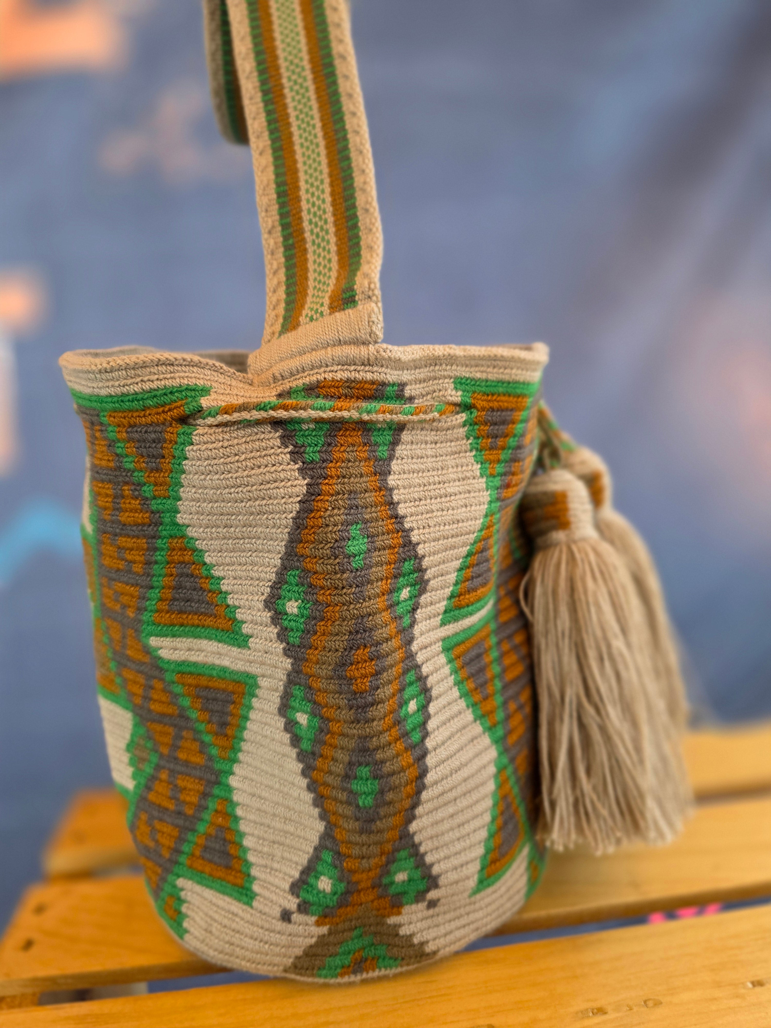 Cedar – One-Thread Wayuu Mochila Small