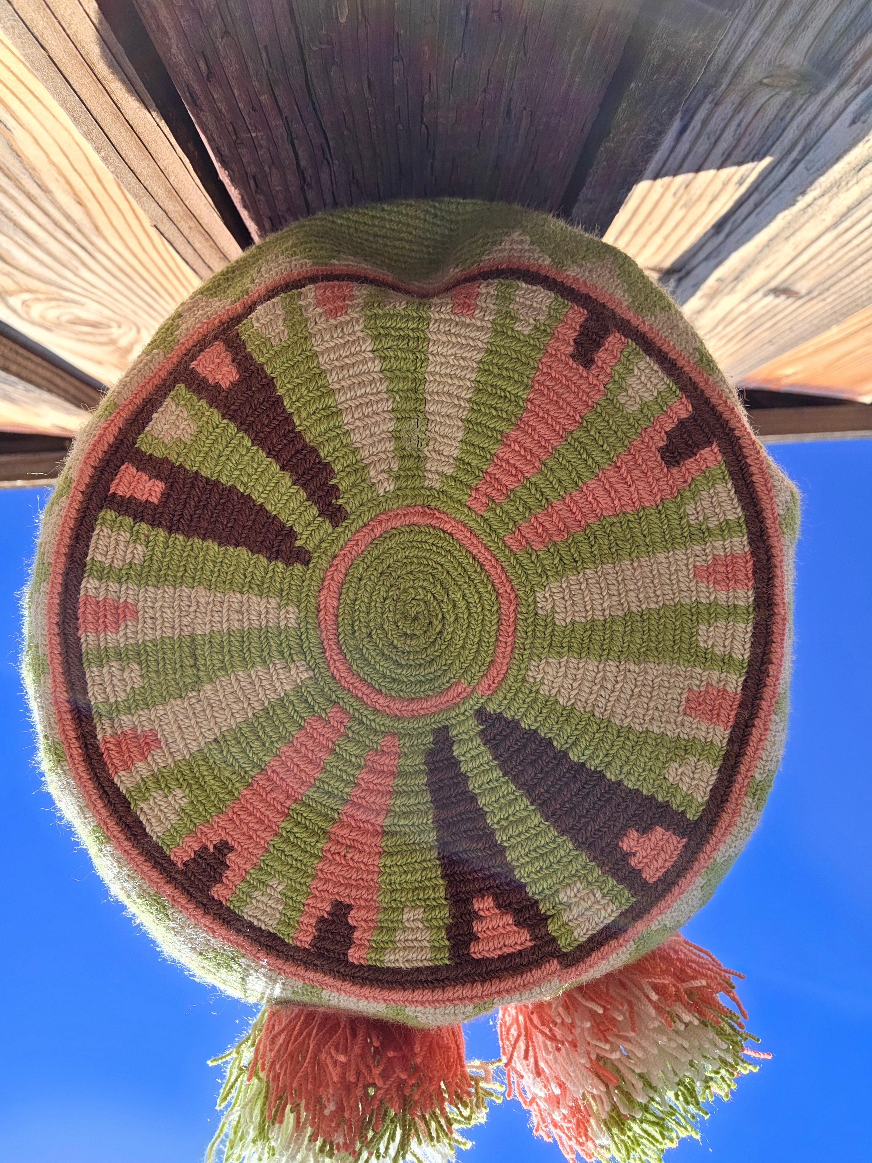 Cactus Bloom
Medium One-Thread Mochila
