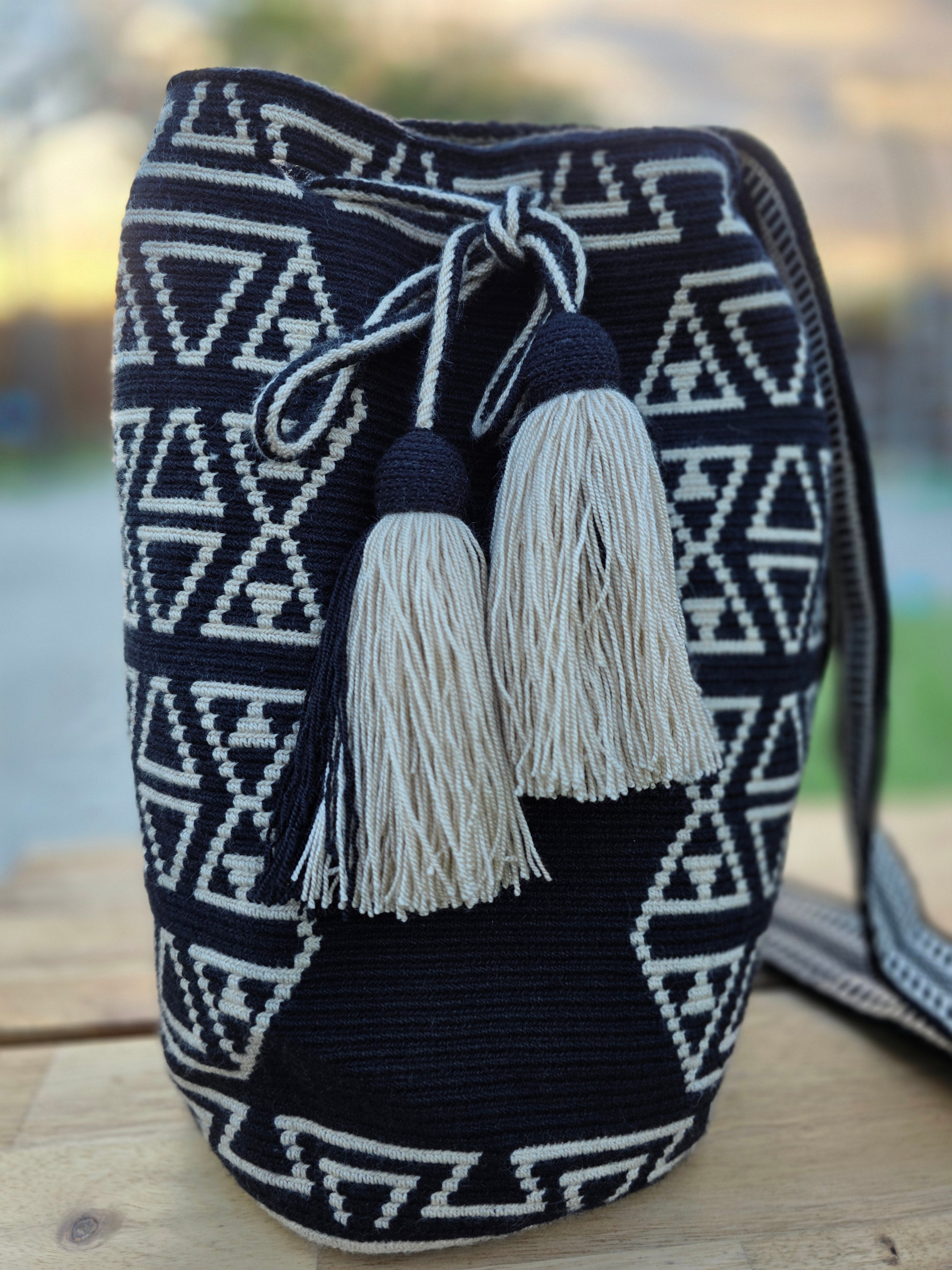 Onyx Triangular Mochila- L