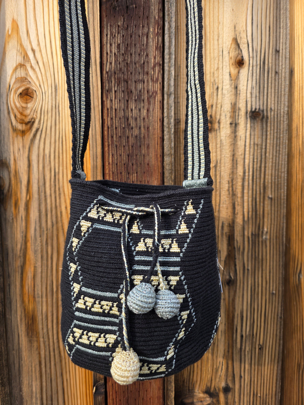 Black Path
Small One-Thread Wayuu Mochila