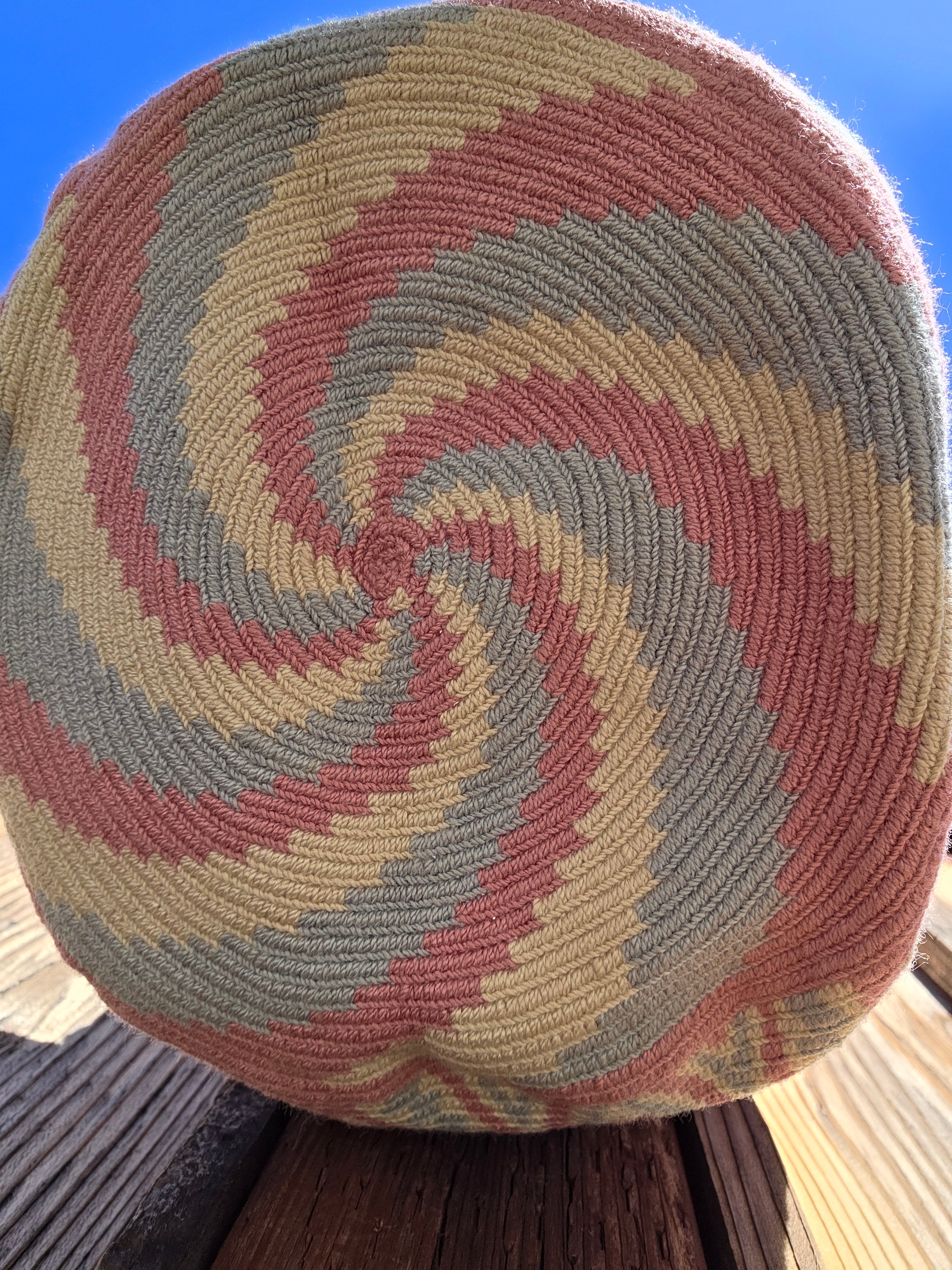 Rose Ledger
Medium One-Thread Mochila