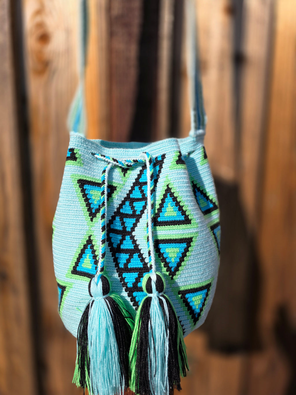 Aqua Pulse Mochila — Medium (Two-Thread)