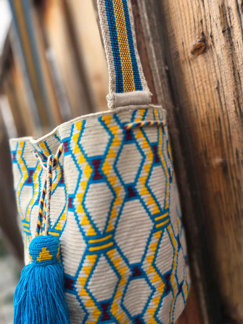 Interlock
Large | One-Thread Mochila