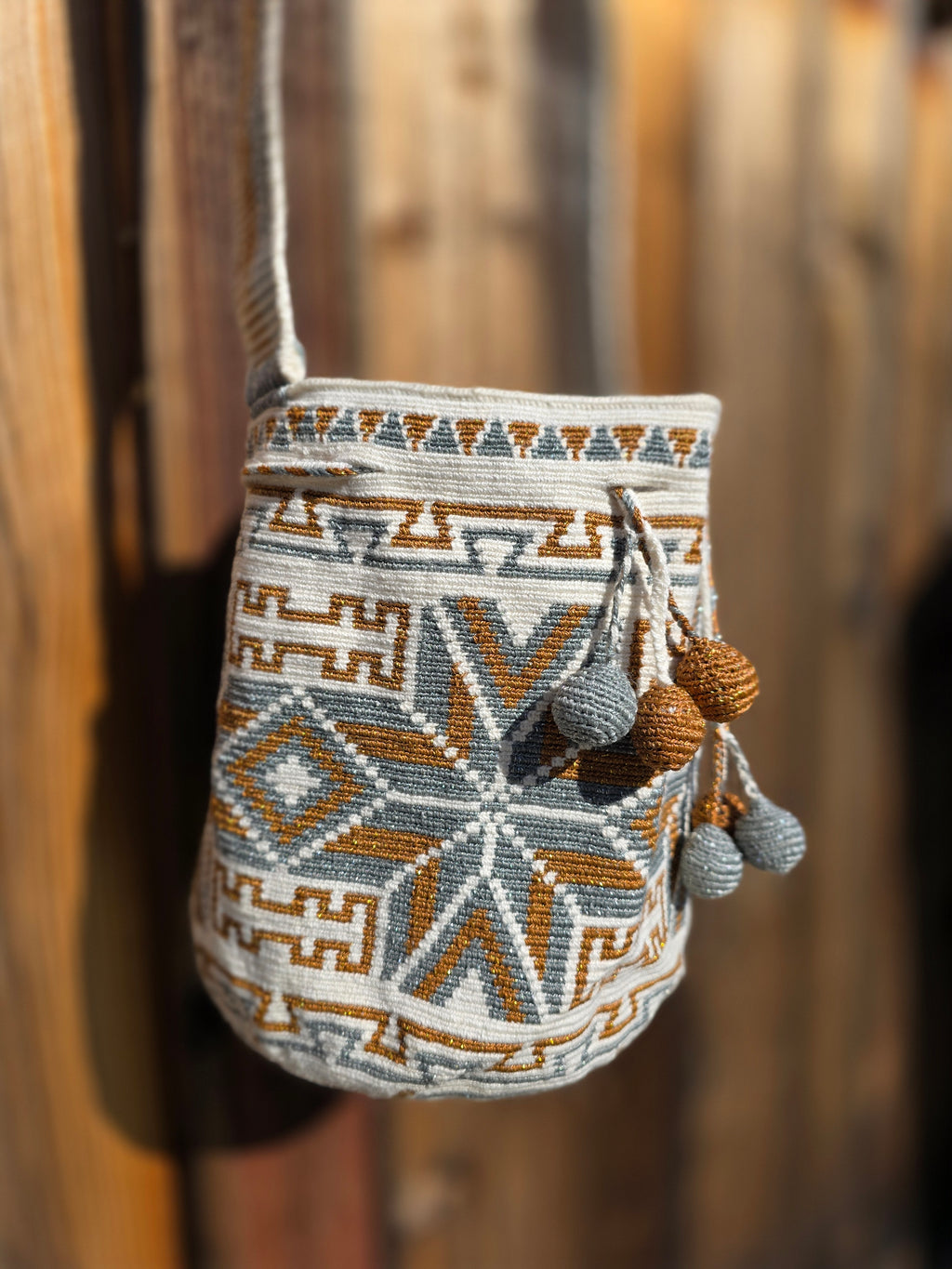 Collector’s Edition Interlock
Medium | One-Thread Mochila