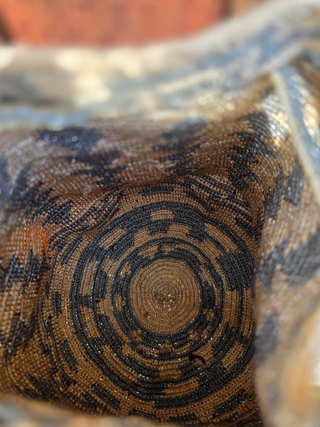 Gilded Echo
Mini One-Thread Wayuu Mochila (Metallic Silk)