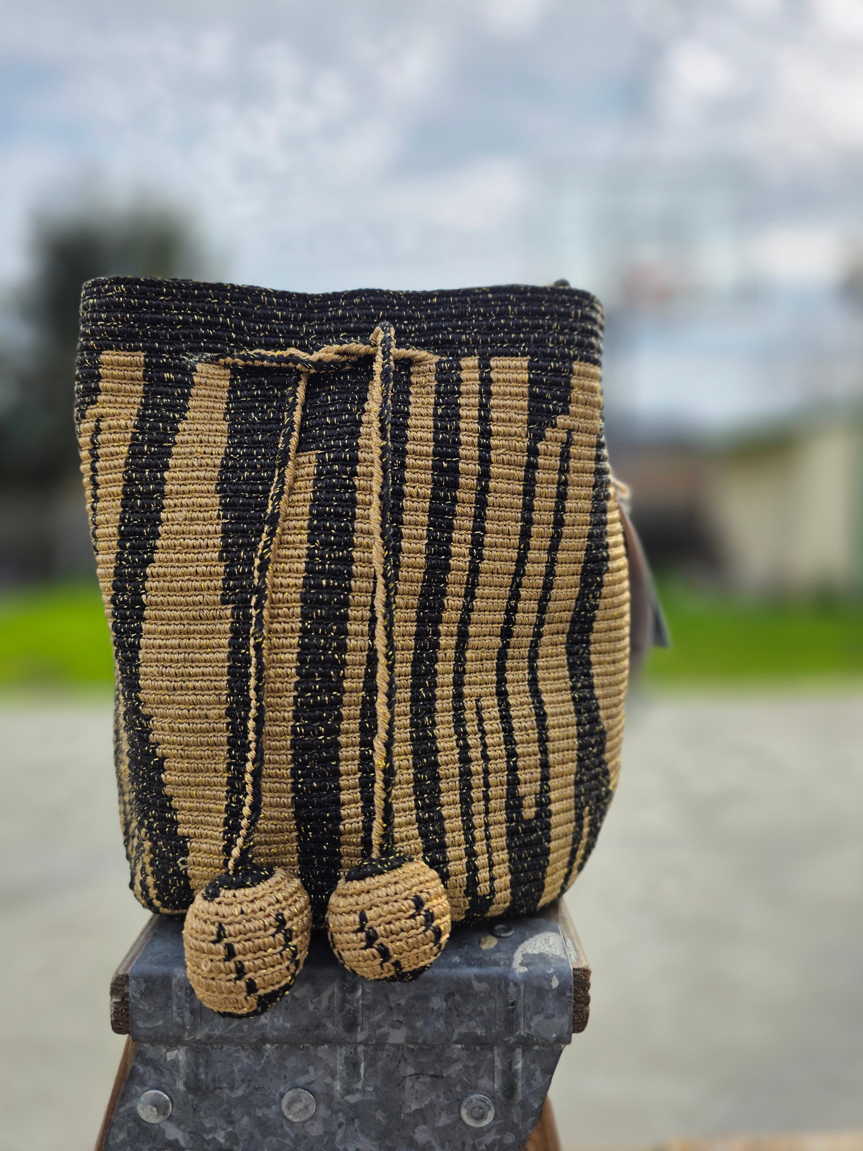Midnight Radiance
Metallic Silk One-Thread Wayuu Mochila