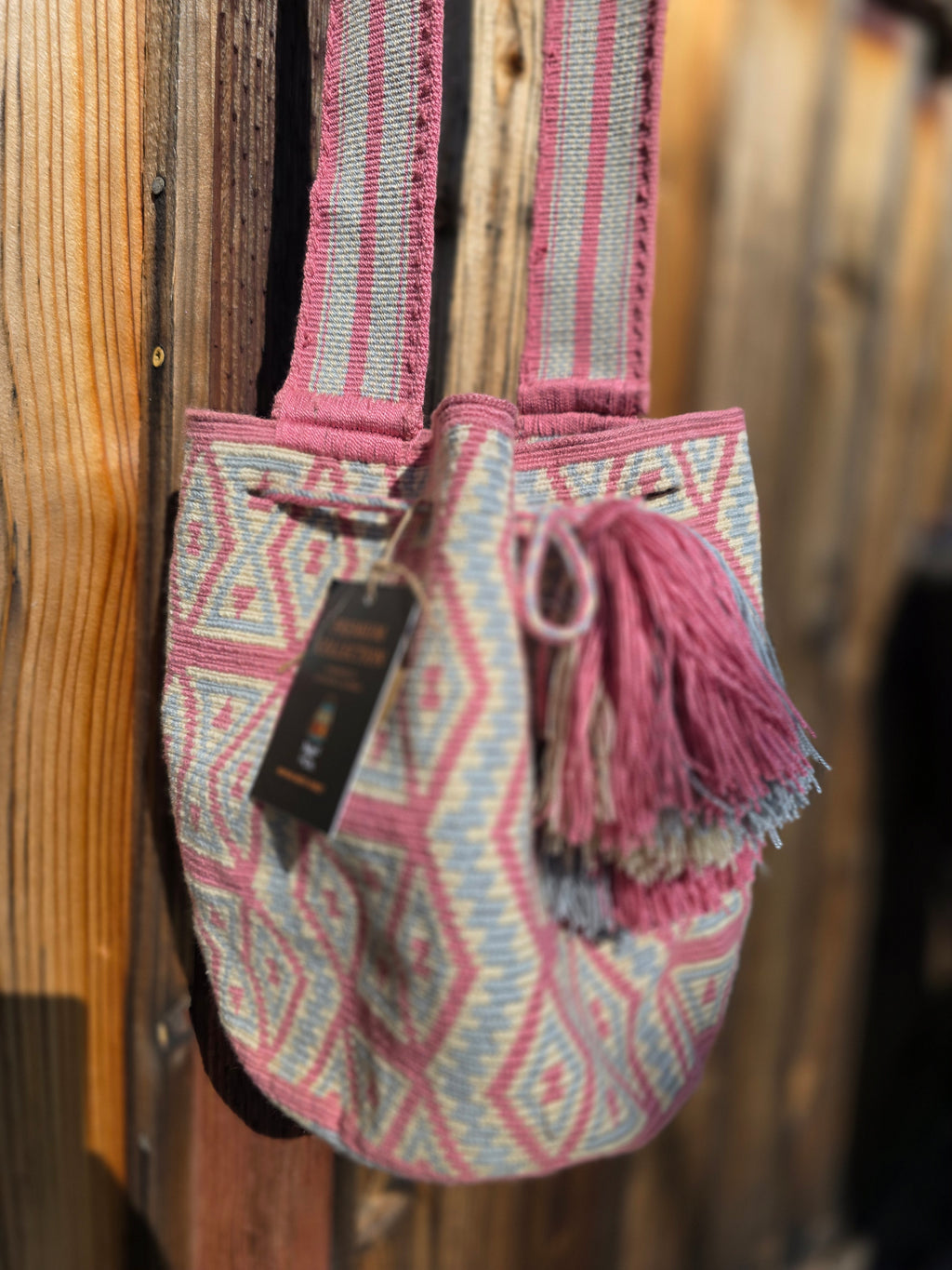 Rose Ledger
Medium One-Thread Mochila