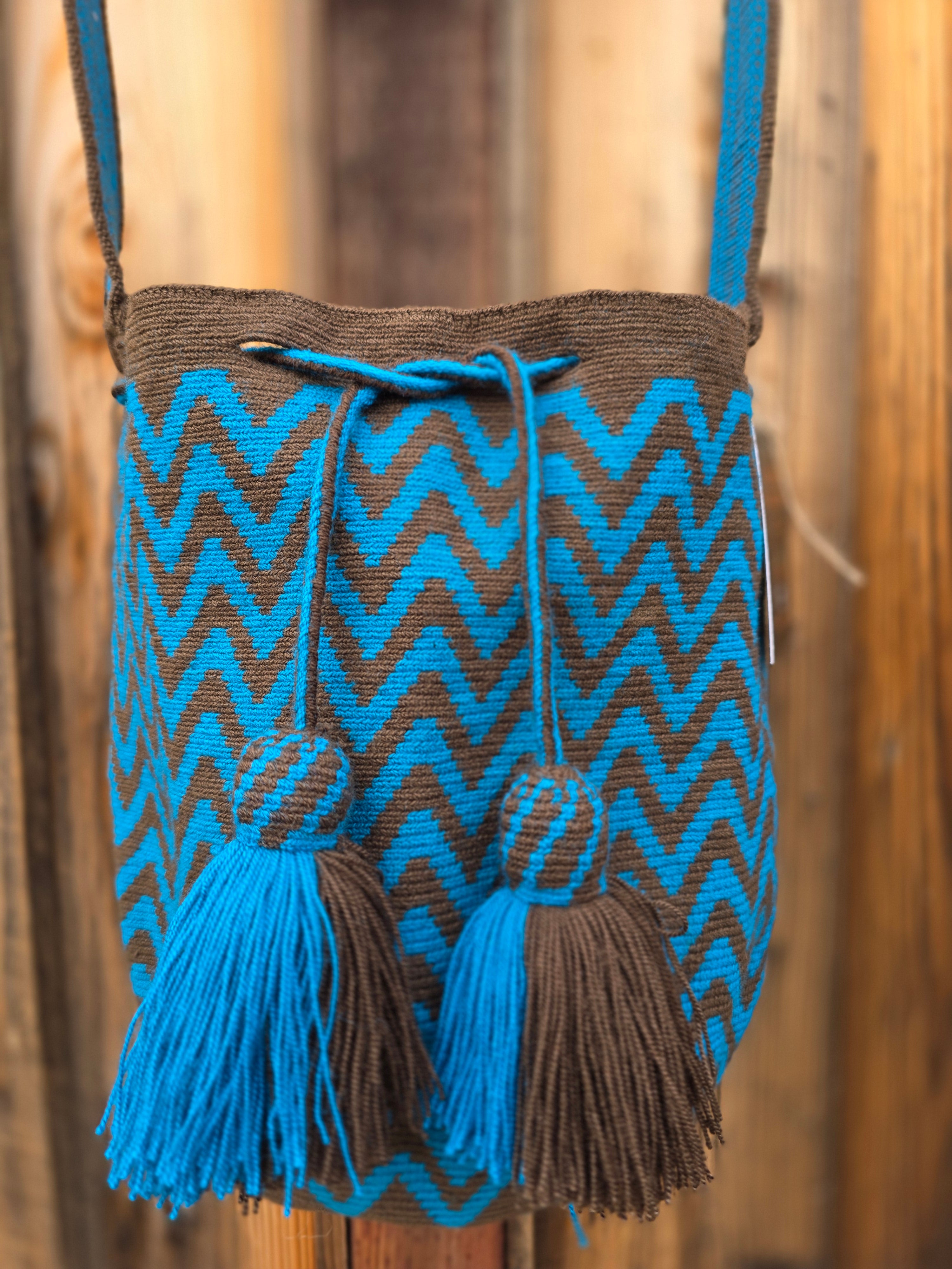 Turquoise Brown
Large | One-Thread