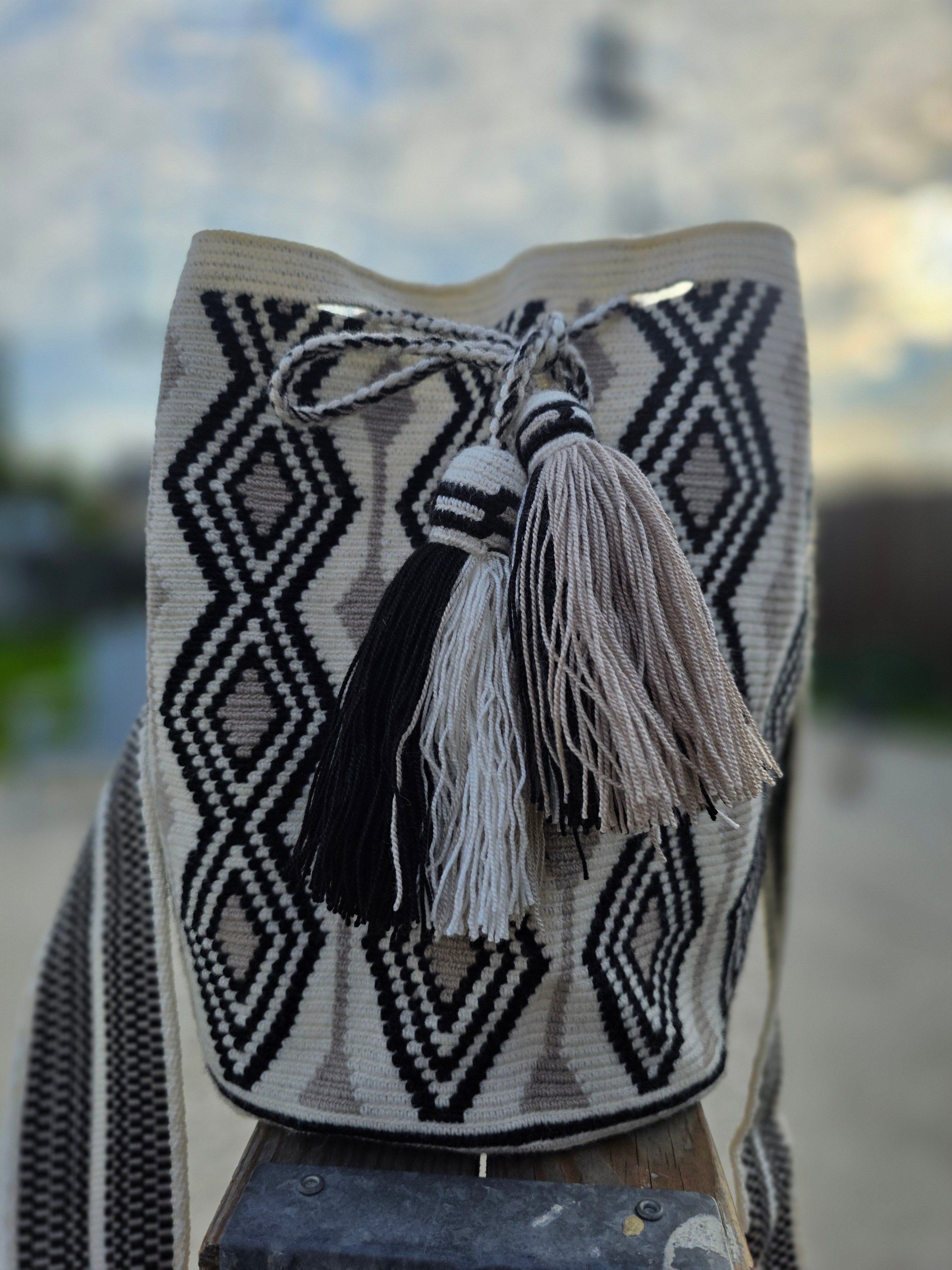 Axis Weave Mochila — Large (One-Thread)