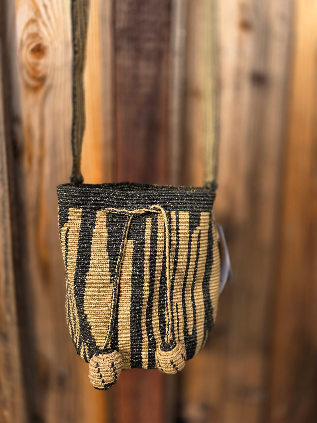 Midnight Radiance
Metallic Silk One-Thread Wayuu Mochila