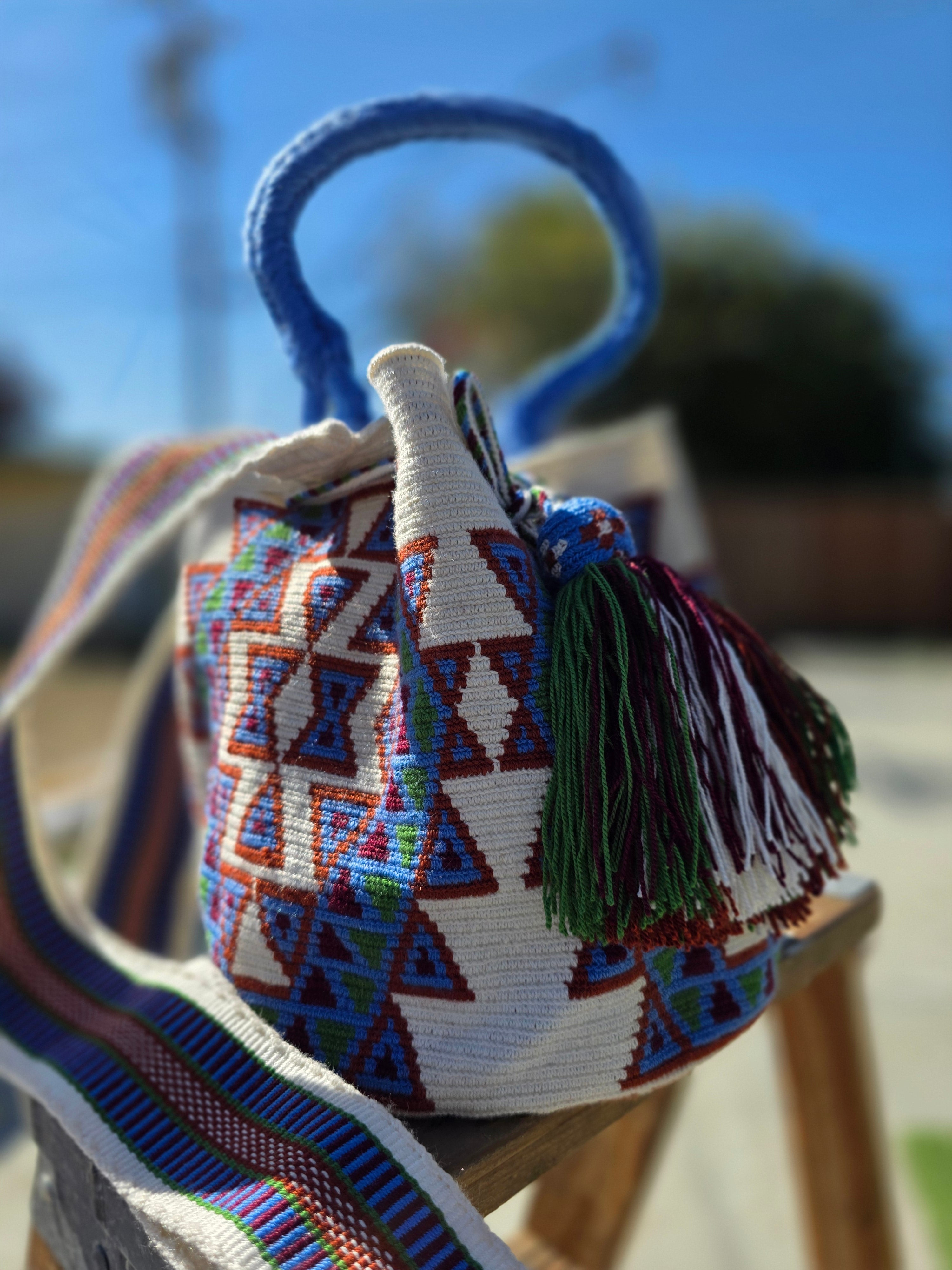 Aria – Medium One-Thread Wayuu Mochila Collector’s Edition