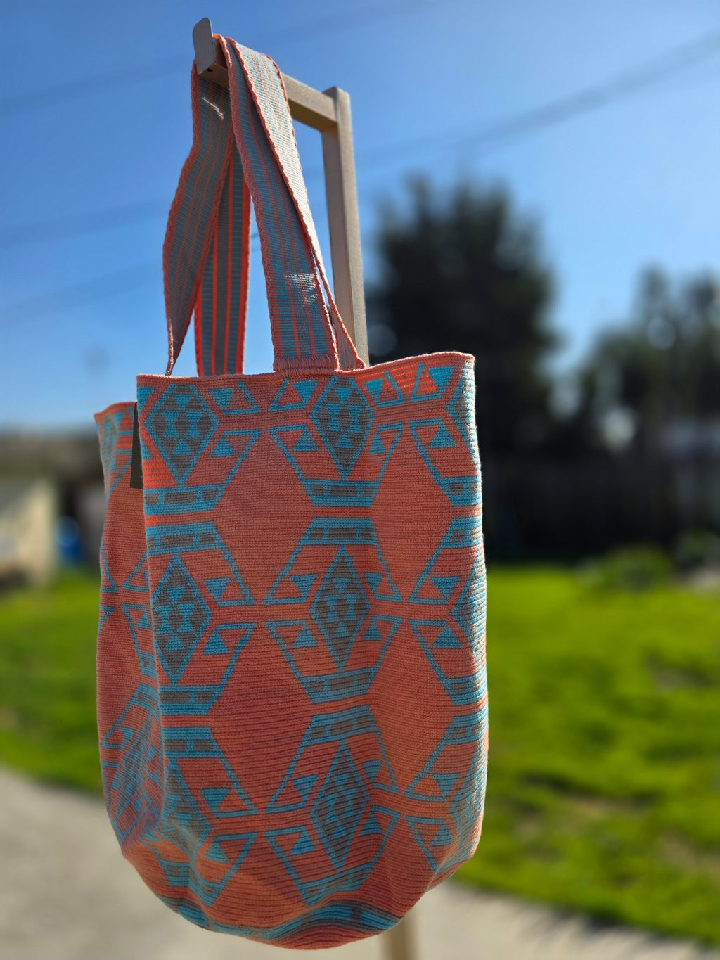 Tide Bloom
One-Thread Wayuu Tote