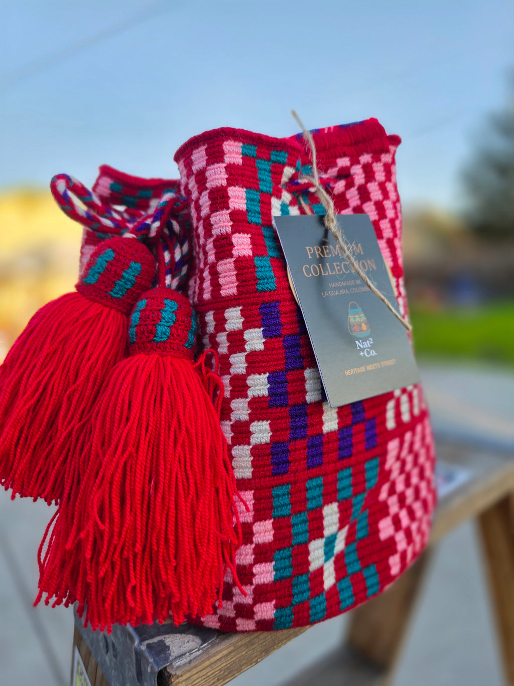 Crimson Grid
Medium One-Thread Mochila