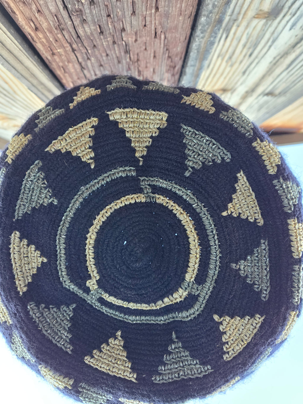 Night Signal
Small One-Thread Mochila · Metallic Thread
