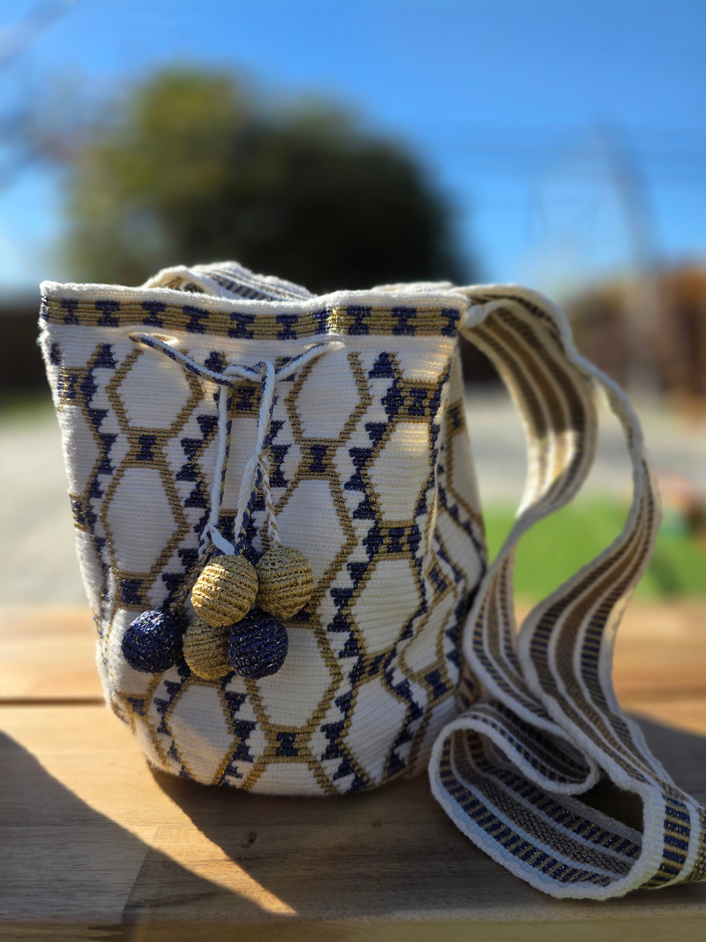 Collector's Edition- White Gold Blue Metallic Mochila Medium