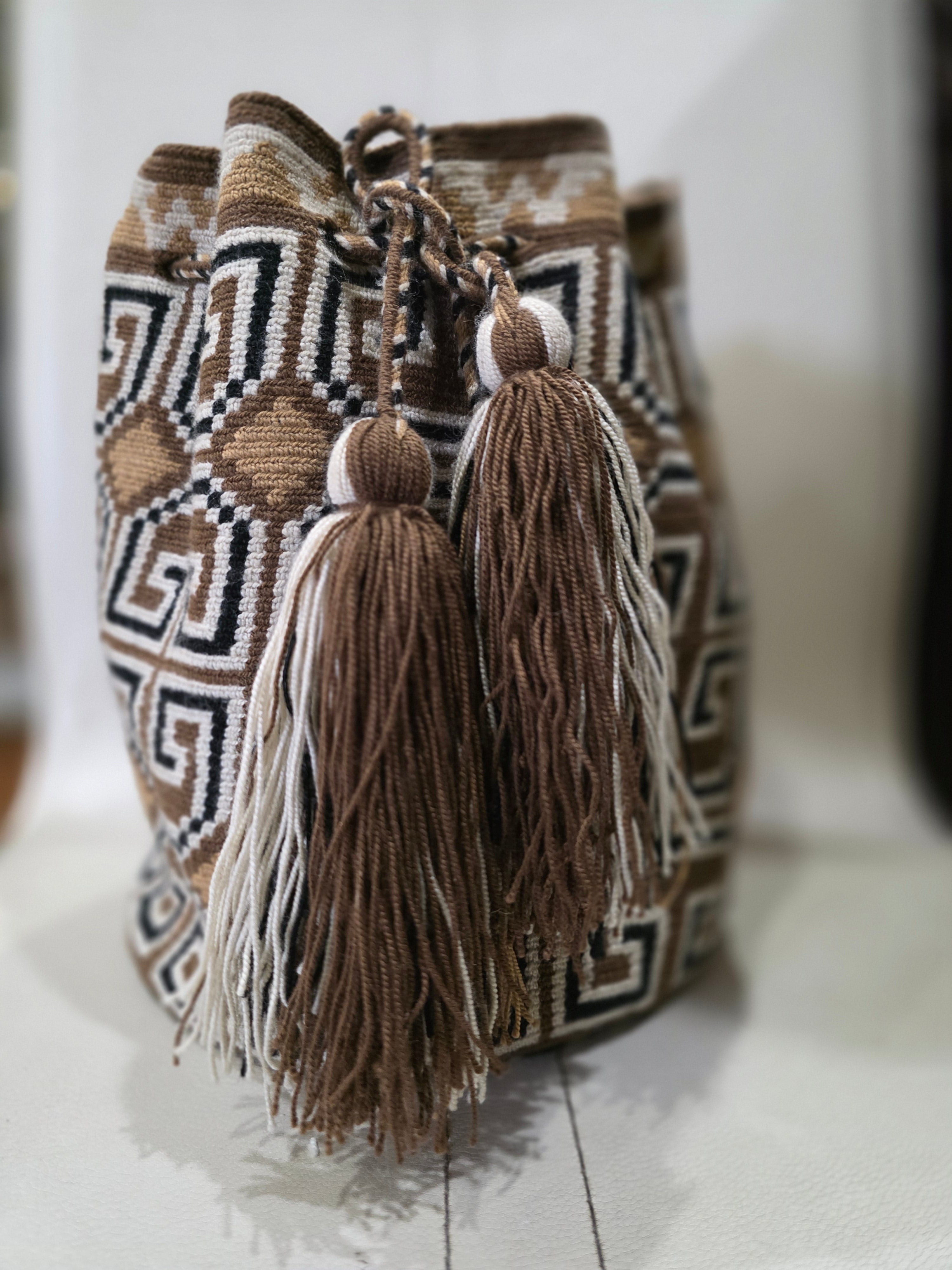 Quarry – One-Thread Wayuu Mochila Crossbody Bucket Bag Medium