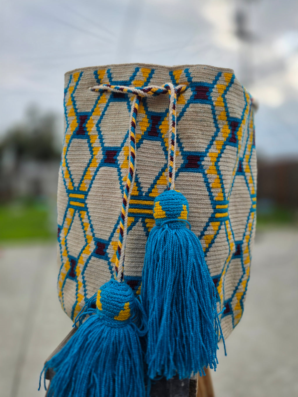 Interlock
Large | One-Thread Mochila