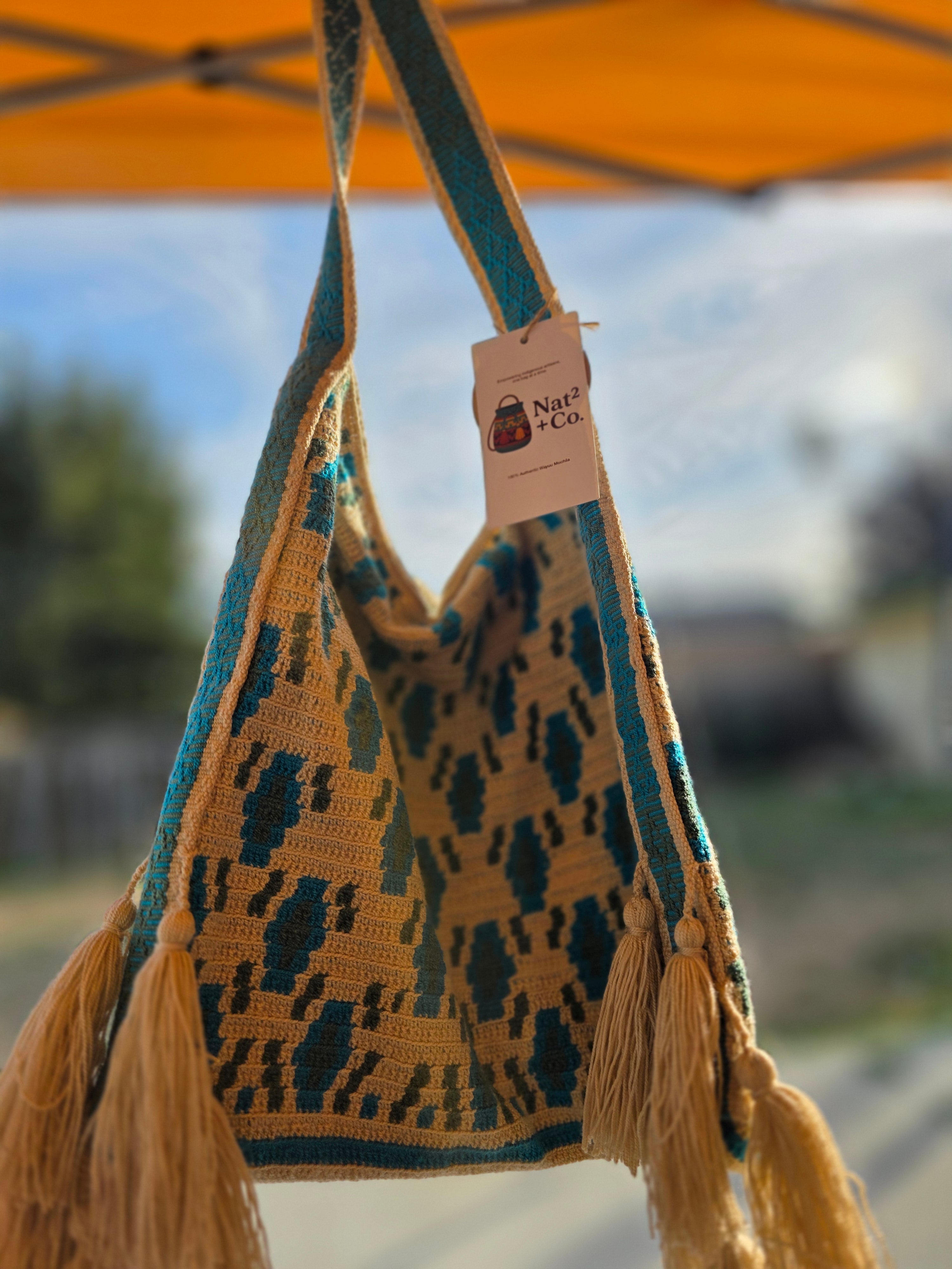 Oasis Drift — Handwoven Wayuu Zipped Shoulder Bag