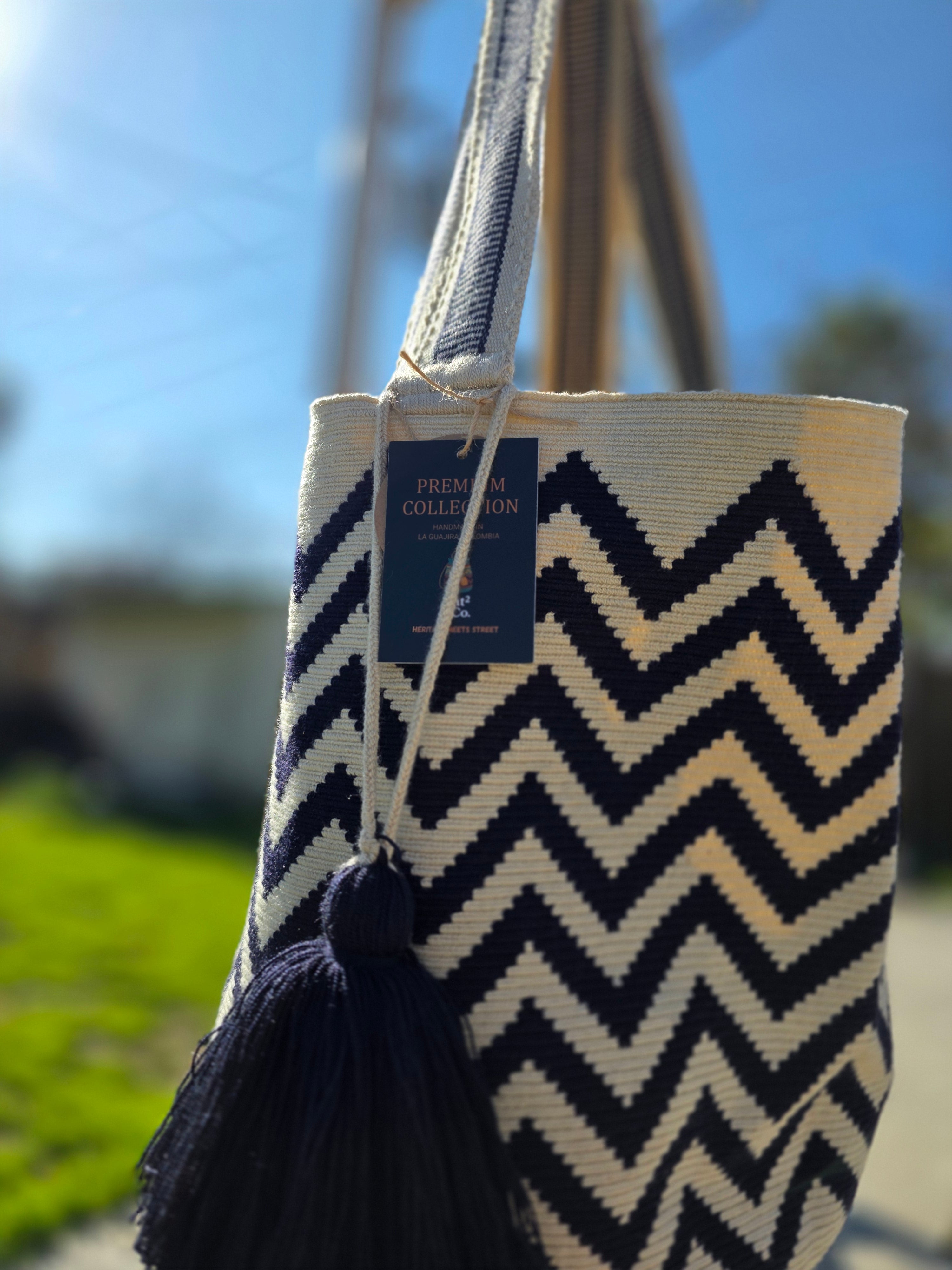 Night Tide
One-Thread Wayuu Tote