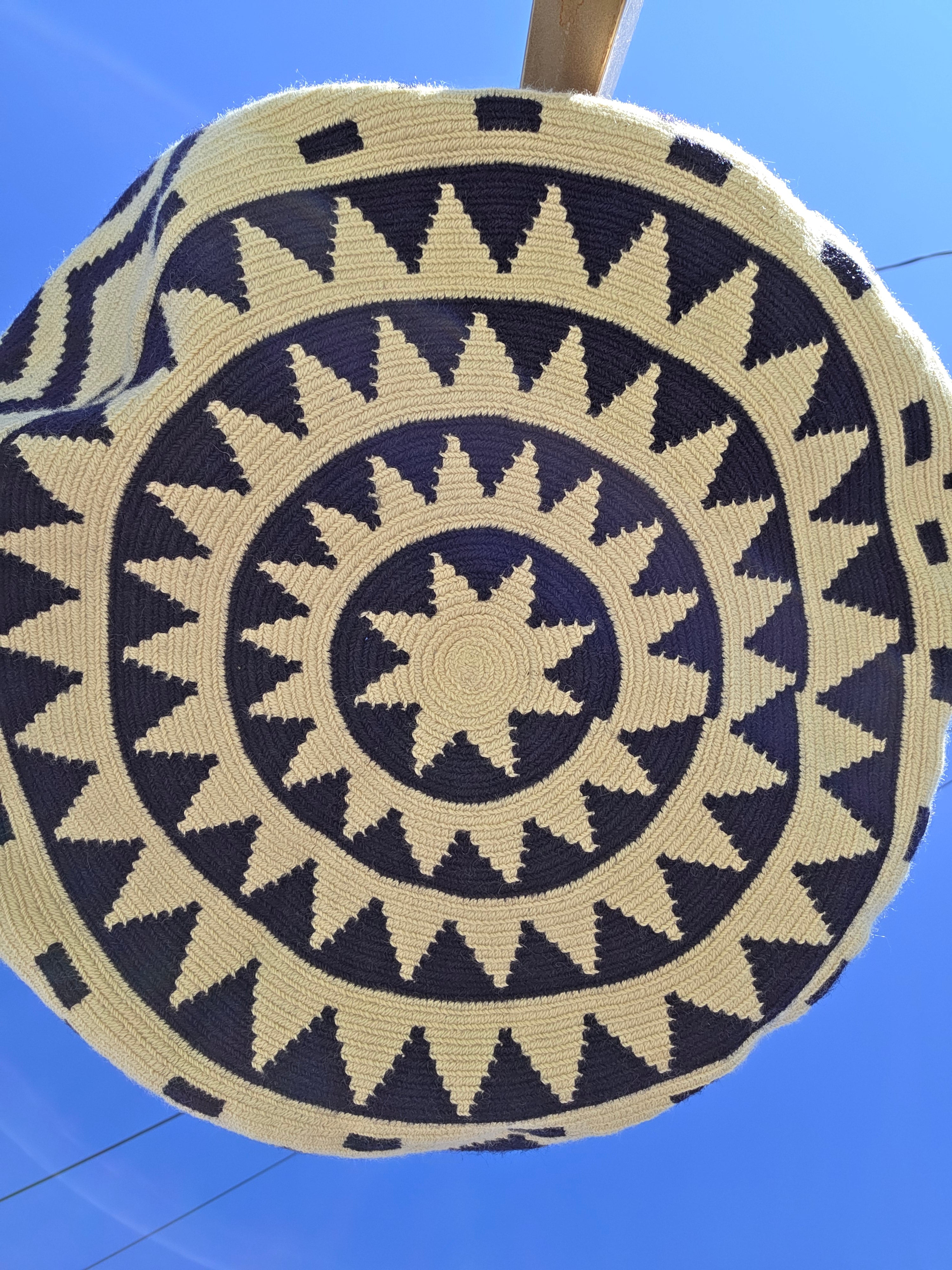 Night Tide
One-Thread Wayuu Tote