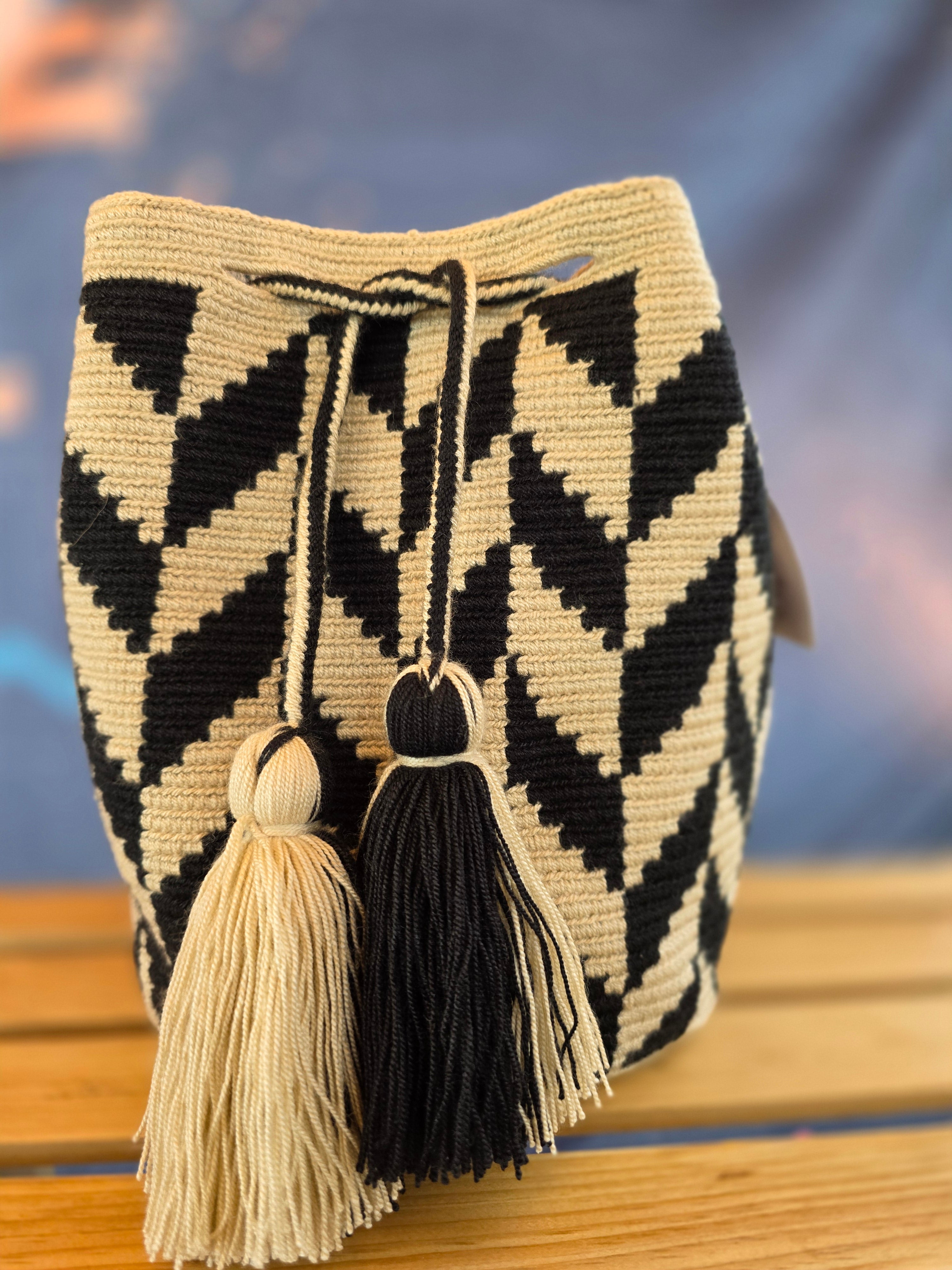 Axis – Two-Thread Wayuu Mochila Medium
