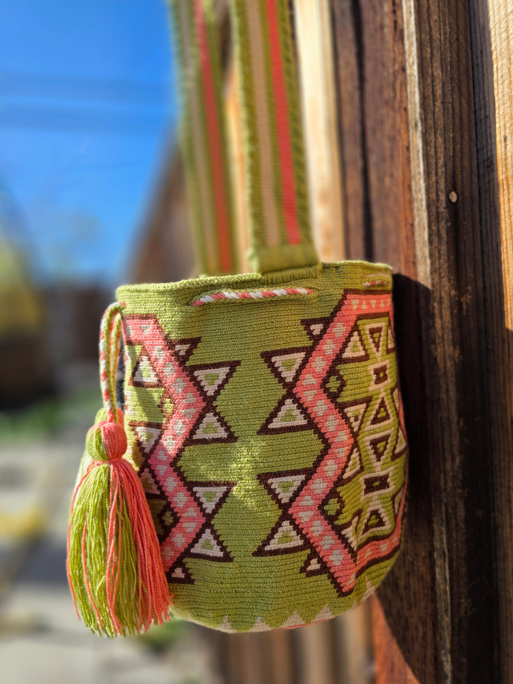 Cactus Bloom
Medium One-Thread Mochila