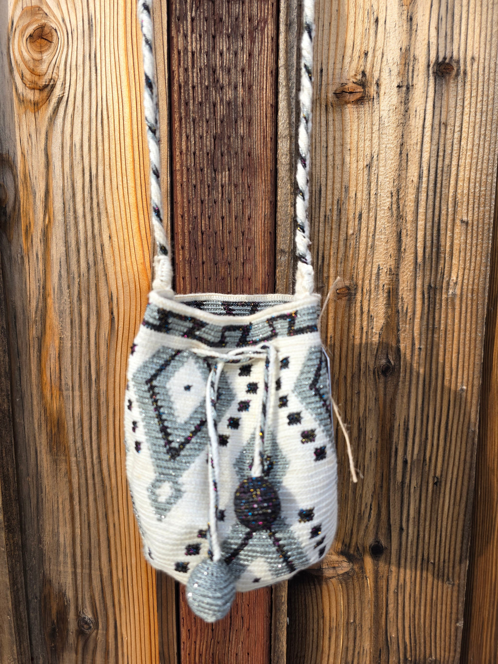 Silver Current
Mini One-Thread Wayuu Mochila (Metallic Silk)