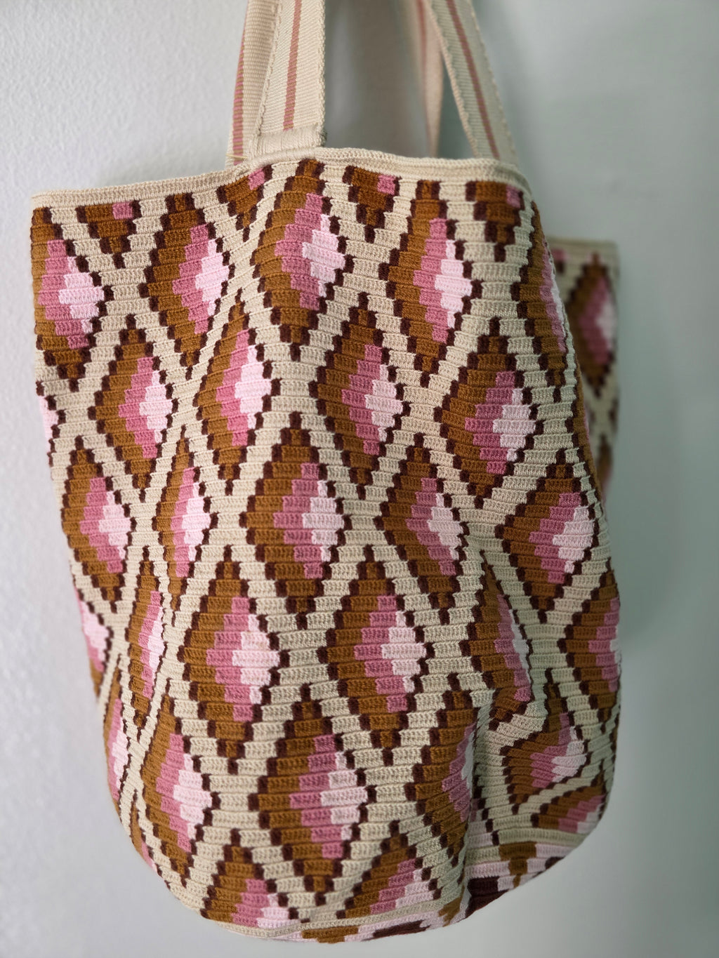 Rosado- Handwoven Wayuu Tote