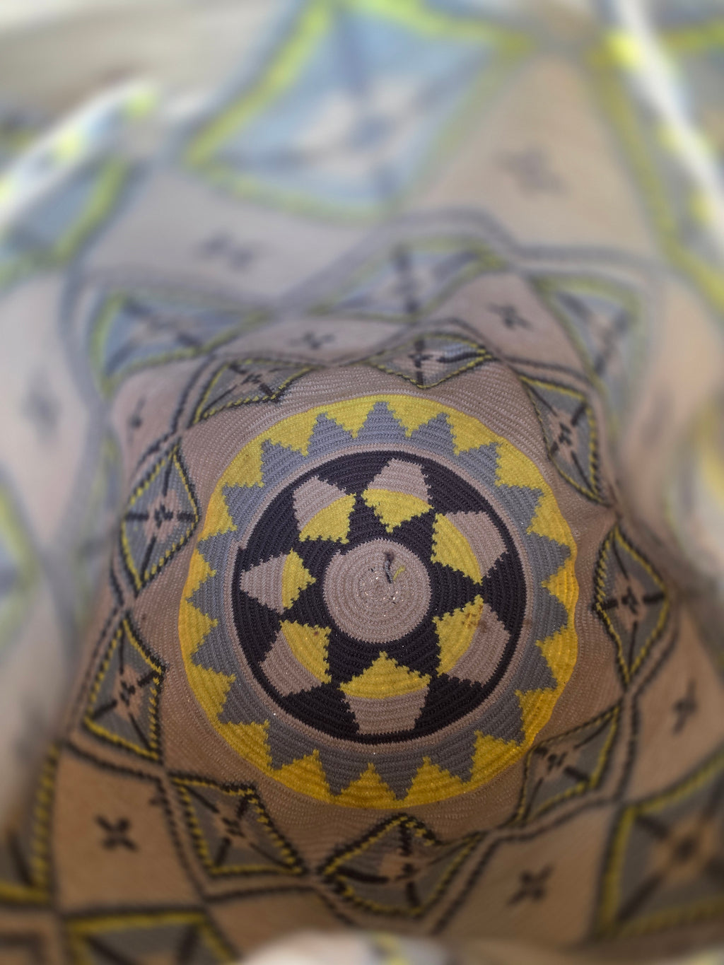 Axis Weave – Citrine Ash
Medium | One-Thread