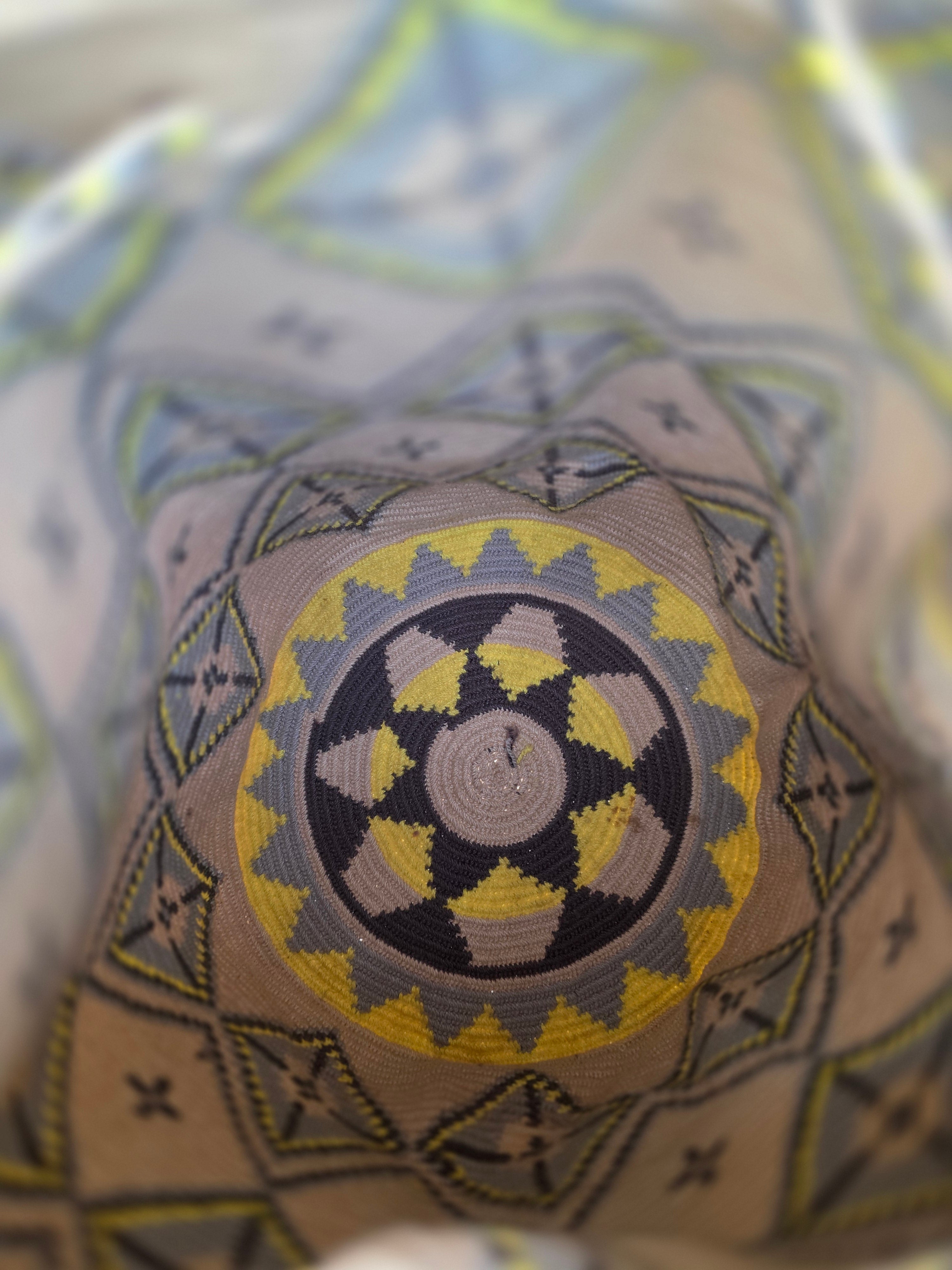 Axis Weave – Citrine Ash
Medium | One-Thread