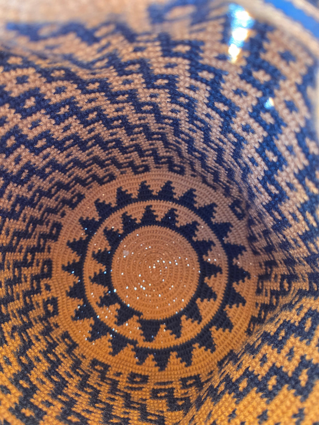 Amber Grid Mochila — Medium (Two-Thread)